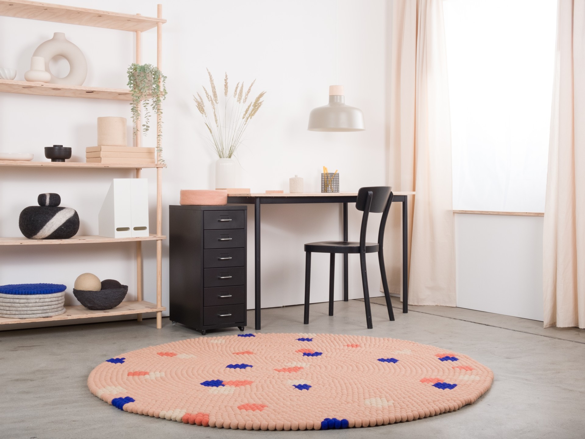 myfelt Terra Rose Filzkugelteppich Pink rund Ø 50 cm