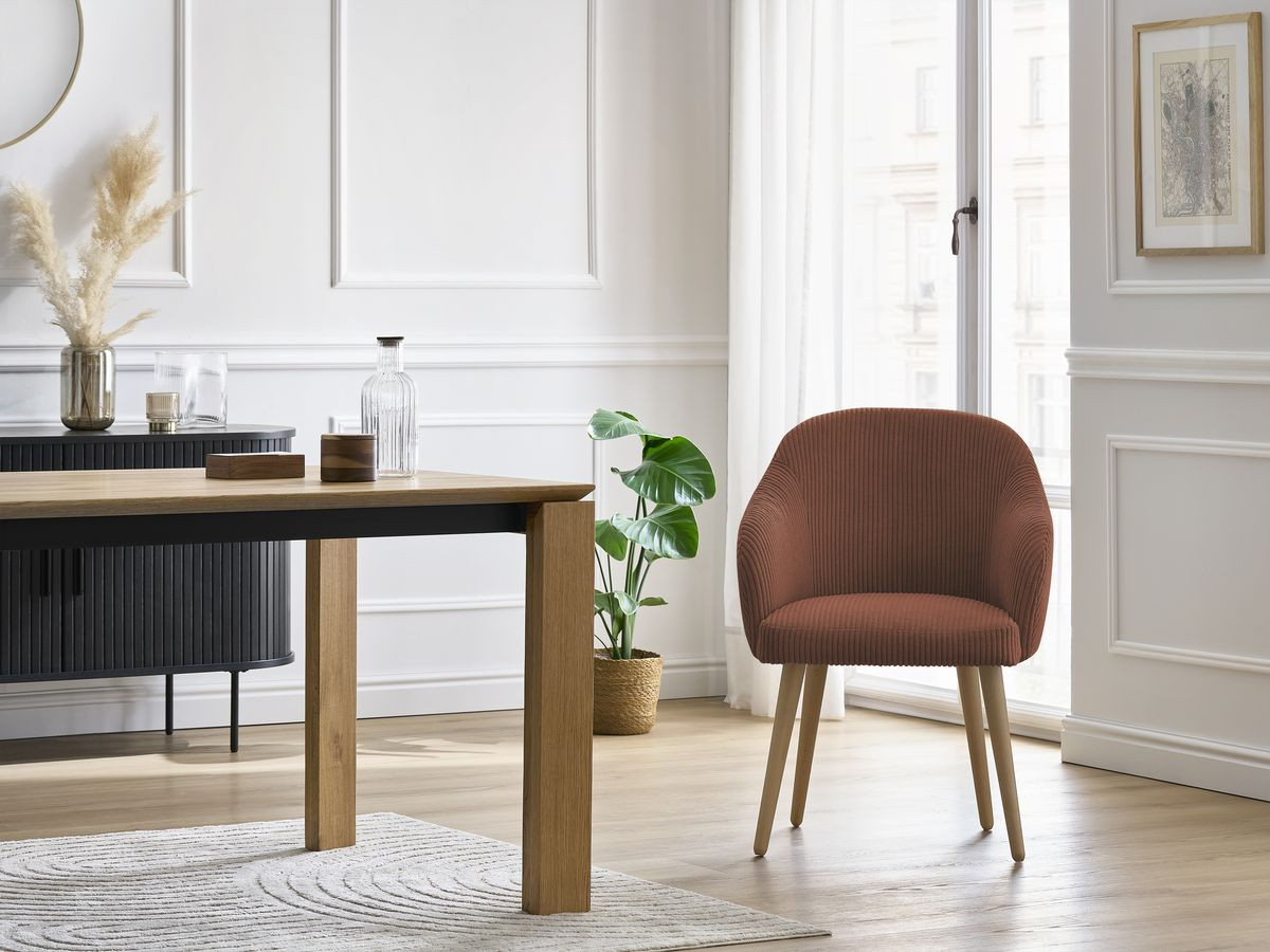 Bobochic Sophie Esszimmerstuhl mit skandinavischen Holzbeinen Cordsamt Orange
