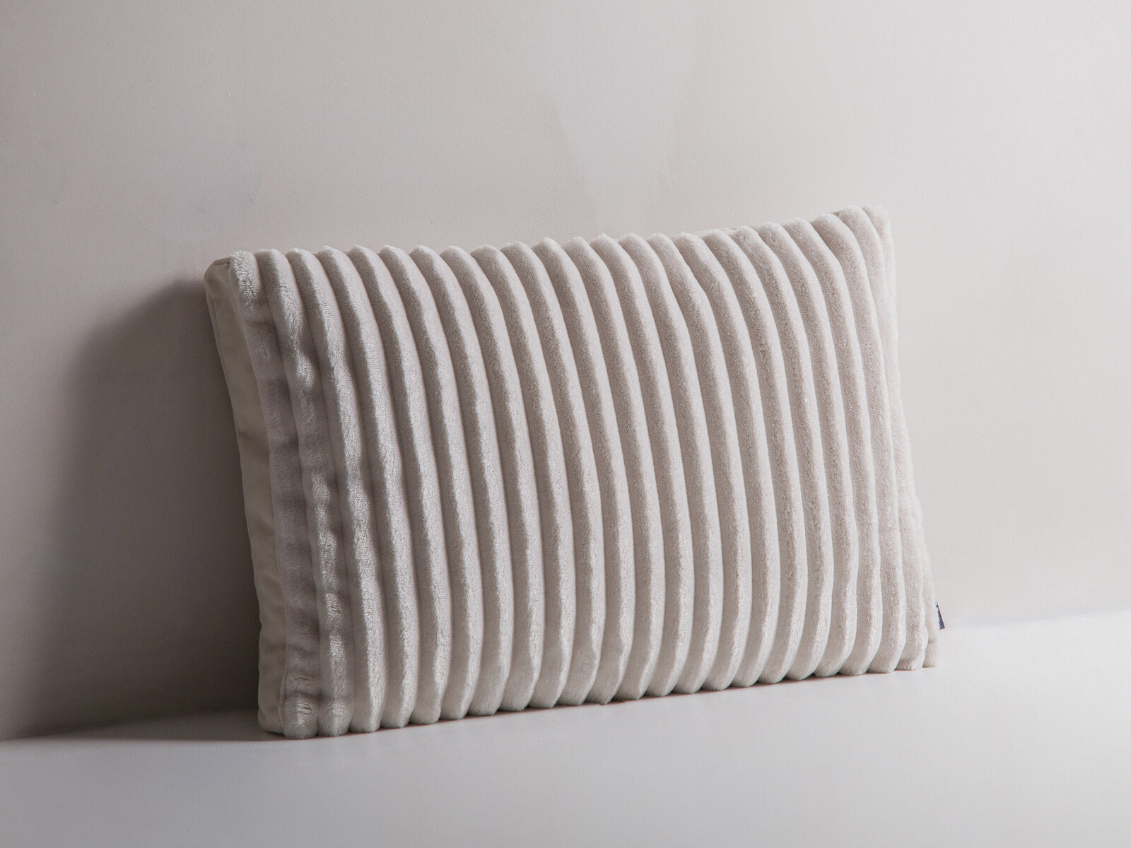 Micadoni Kissen Stripy Kord, Samt Elfenbein, Helles Beige