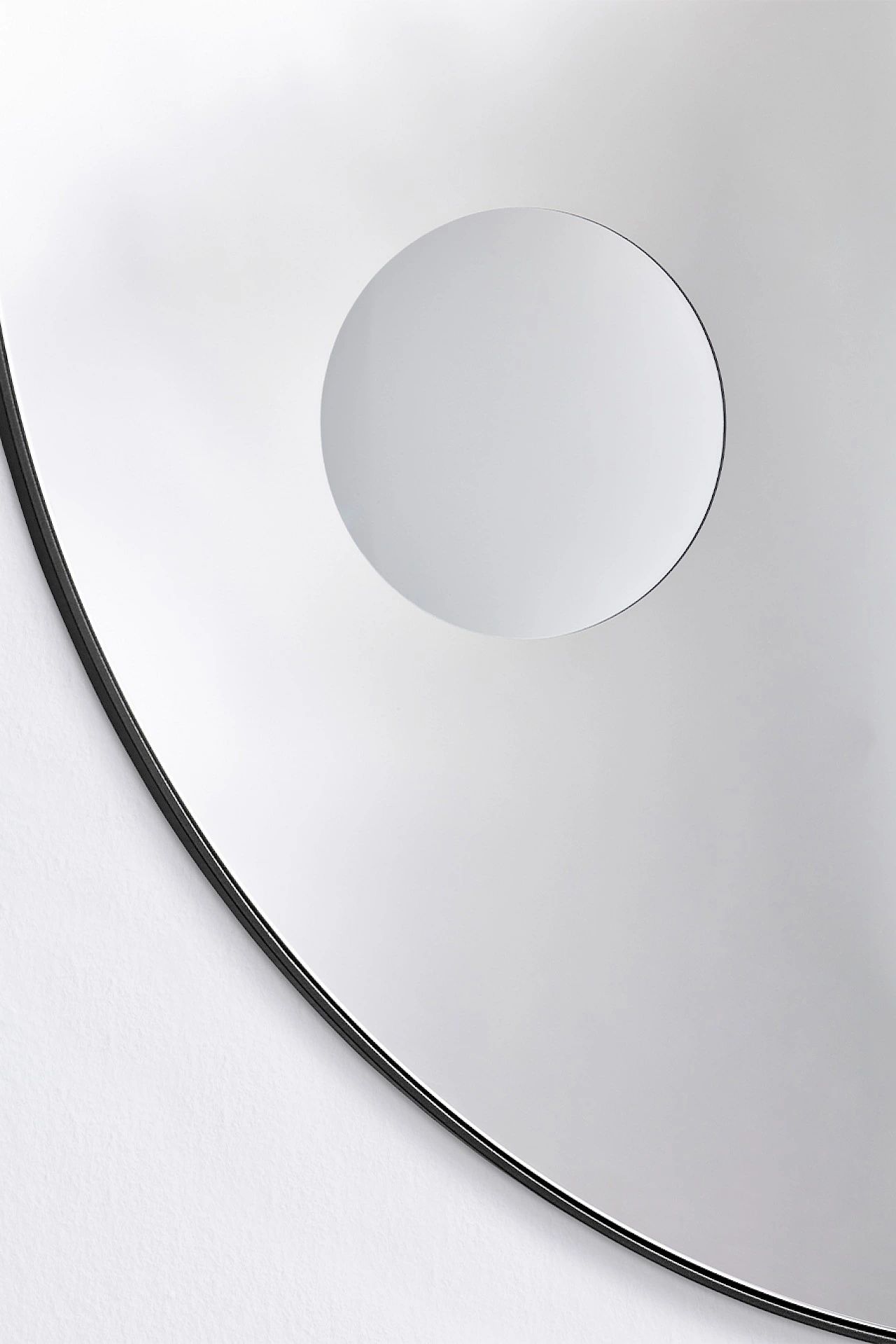 deKnudt Hoop Zoom Black M – Detailansicht 4