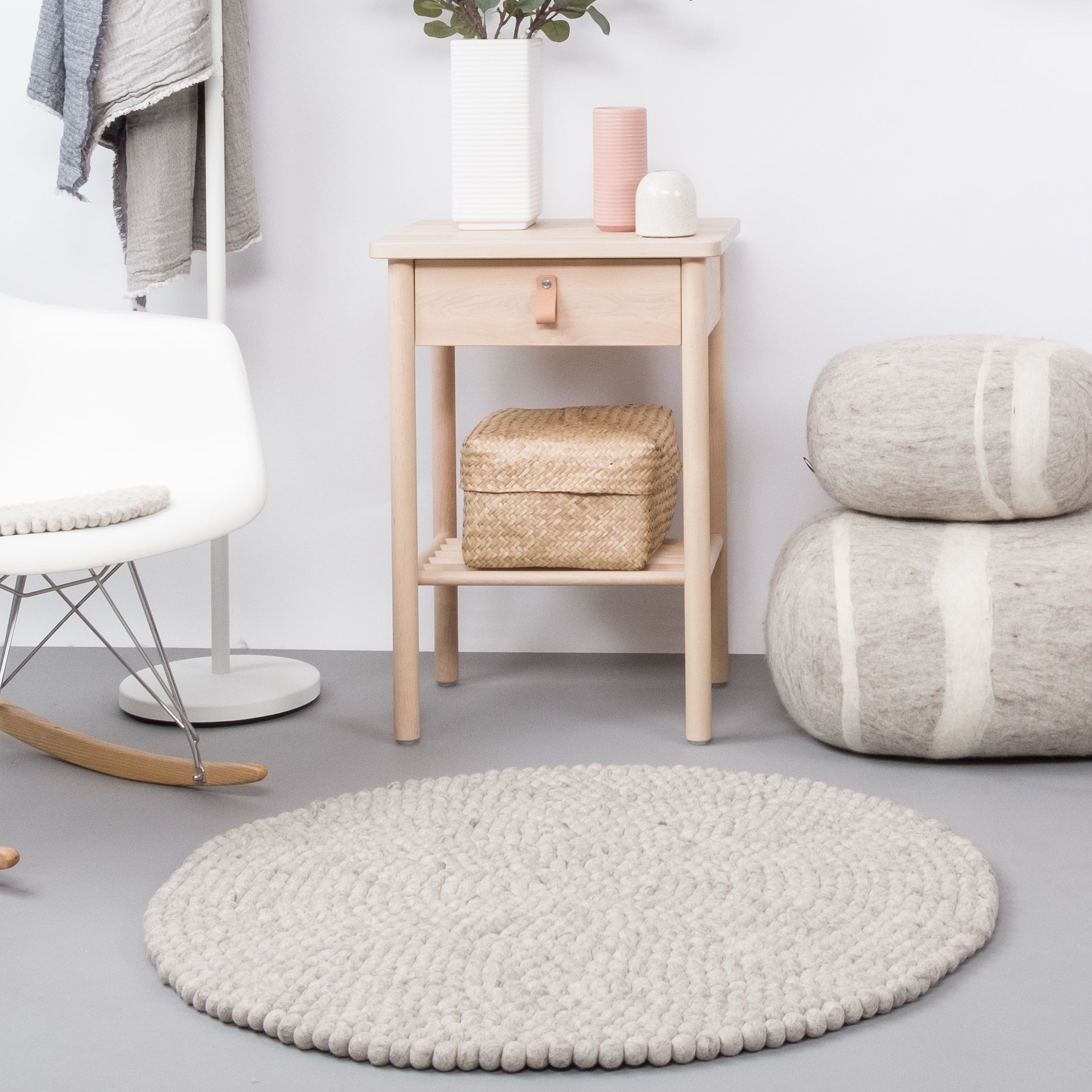 myfelt Béla Filzkugelteppich Beige meliert rund Ø 180 cm