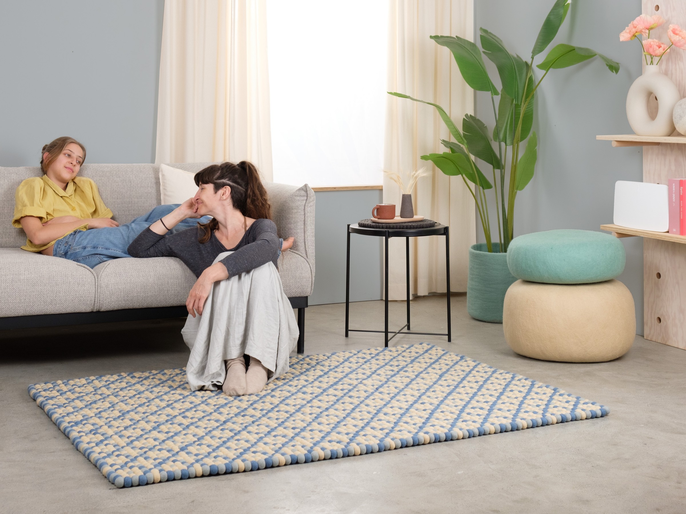 myfelt Inez Filzkugelteppich Beige rechteckig 70 x 100 cm