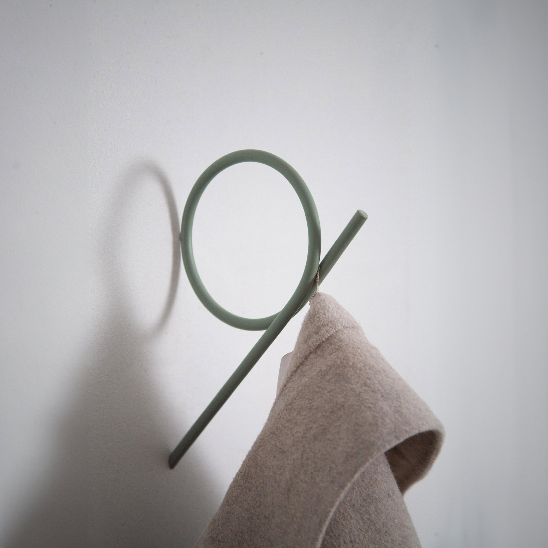 Spinder Design Wandhaken Tuba Large Dusty Green