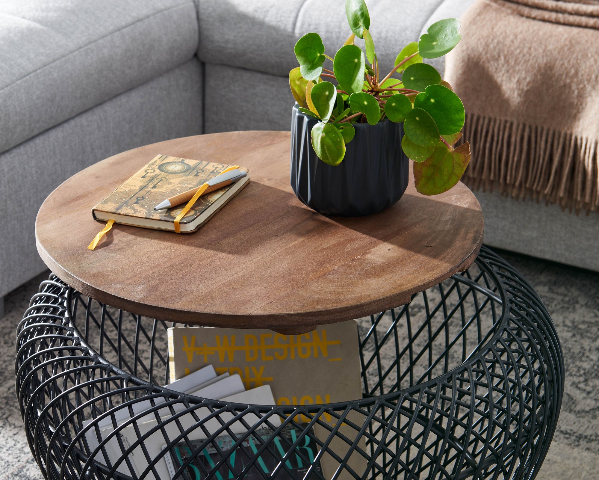Couchtisch Aremark Mango Massivholz Schwarz Ø 60 cm