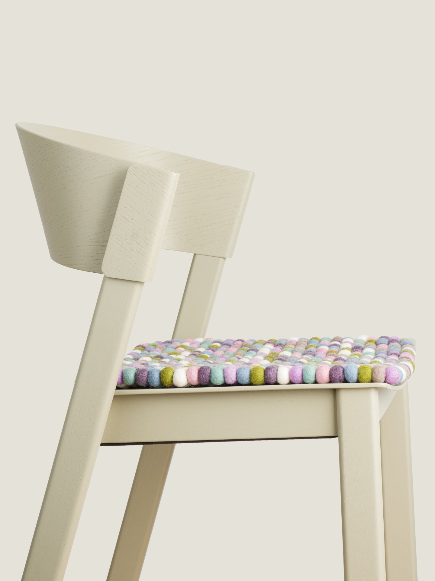 myfelt Greta - Filzkugel Sitzauflage quadratisch