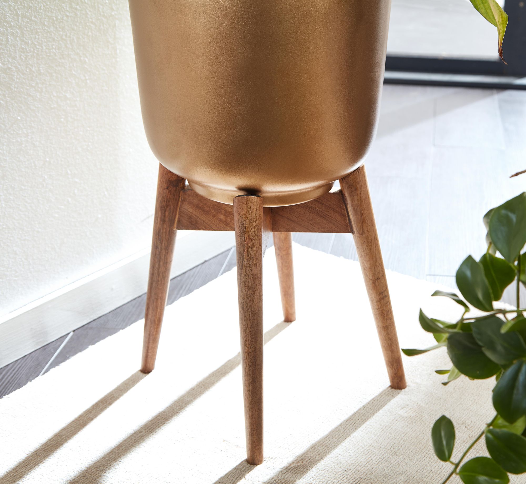 Blumentopf Surtsey Mango Massivholz Gold