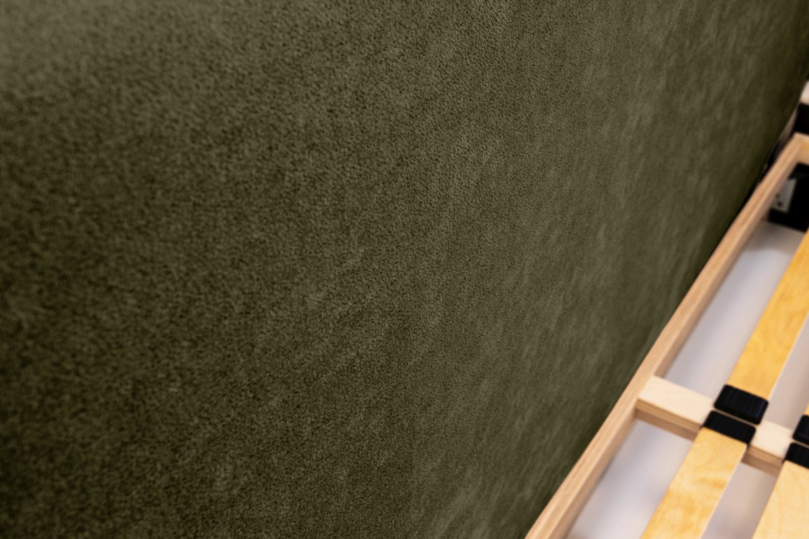 Polsterbett Renoa Chenille 140x200 mit Metallrahmen Ditra-New 38