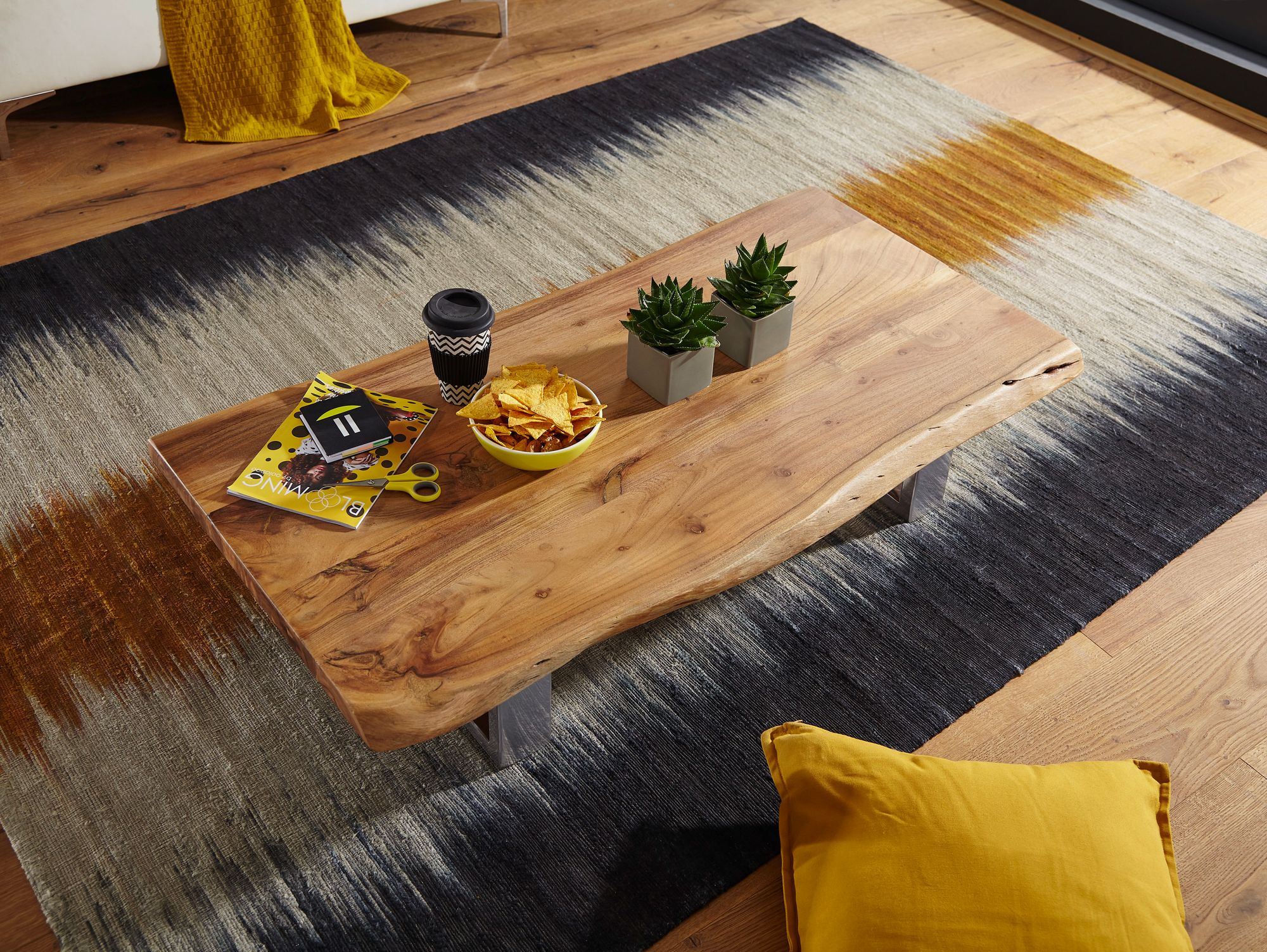 Couchtisch Assens Akazie Massivholz 115 × 58 × 25 cm