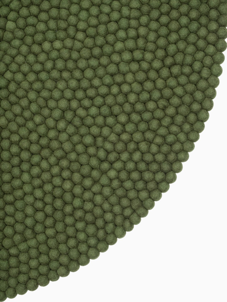 myfelt Jost Filzkugelteppich Tannengrün rund Ø 50 cm