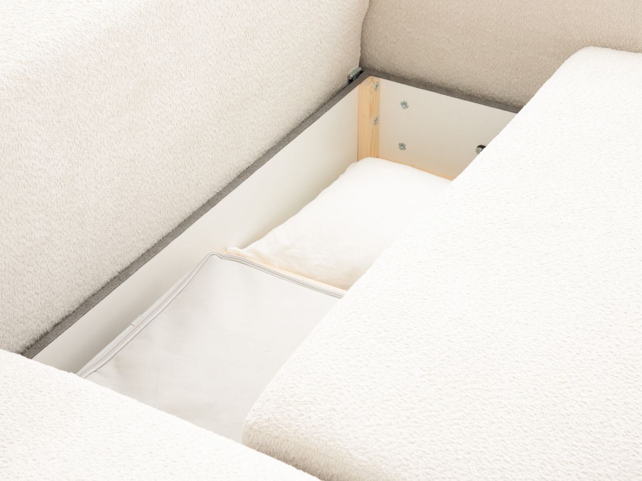 Micadoni Ella Ecksofa mit Bettfunktion und Stauraum Links Strukturierter Stoff Sorella Burgundfarben