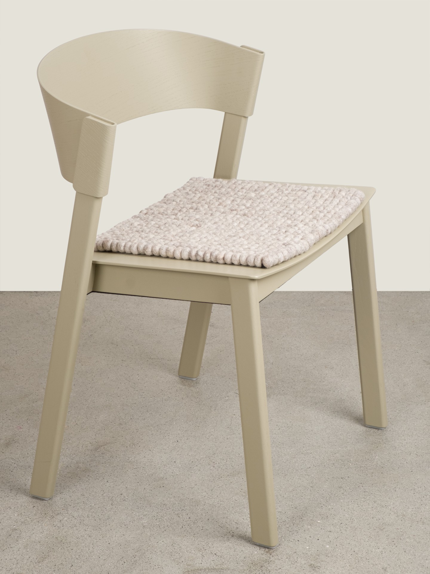 myfelt Bela - Filzkugel Sitzauflage quadratisch