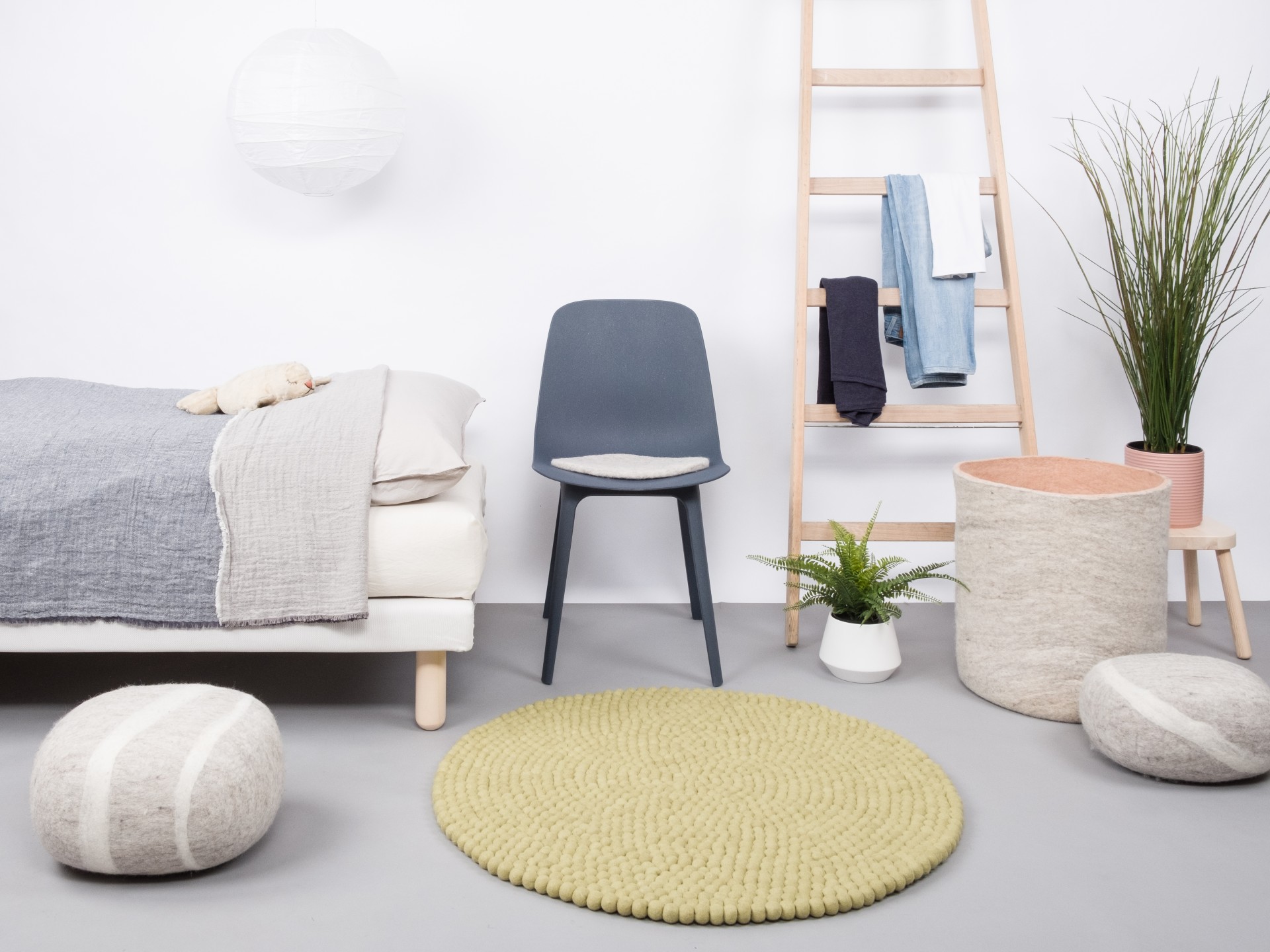 myfelt Pitt Filzkugelteppich Hellgrün rund Ø 50 cm