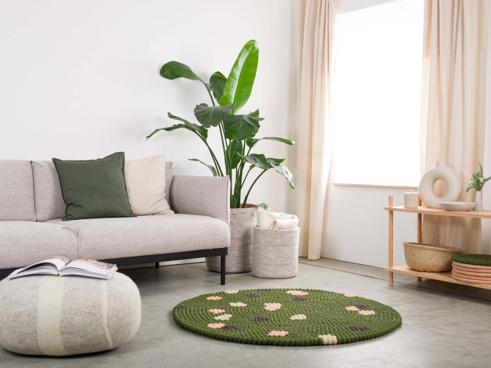 myfelt Terra Moss Filzkugelteppich Grün rund Ø 50 cm