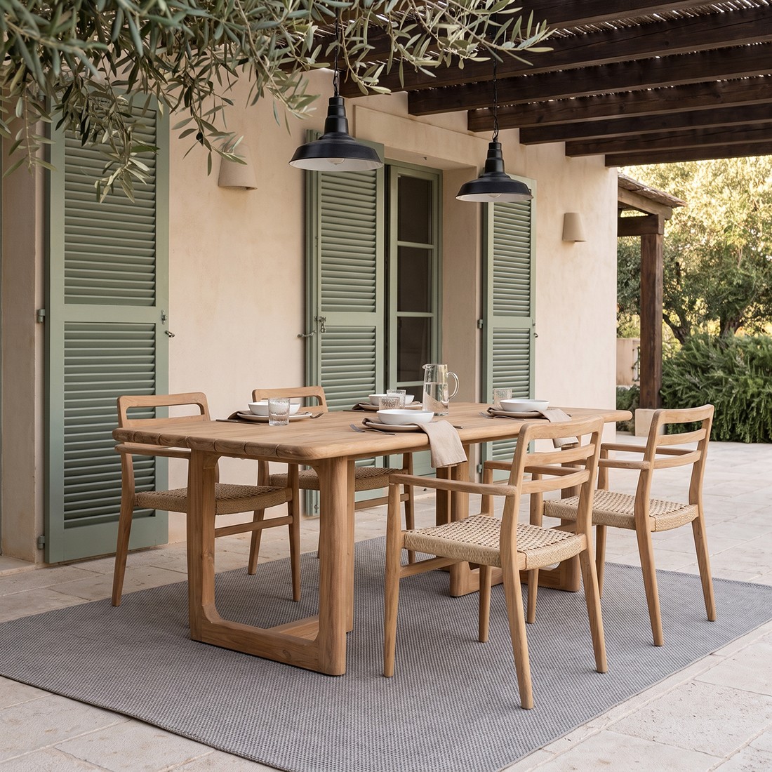 Raw Materials Verano Gartenstuhl aus Teakholz Armlehnen Natur