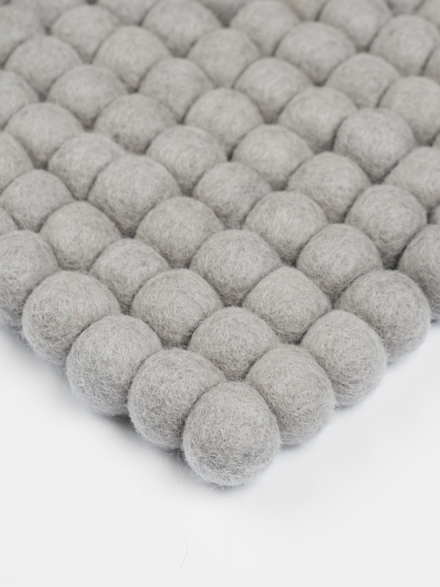 myfelt Luis Filzkugelteppich - 90x130 cm