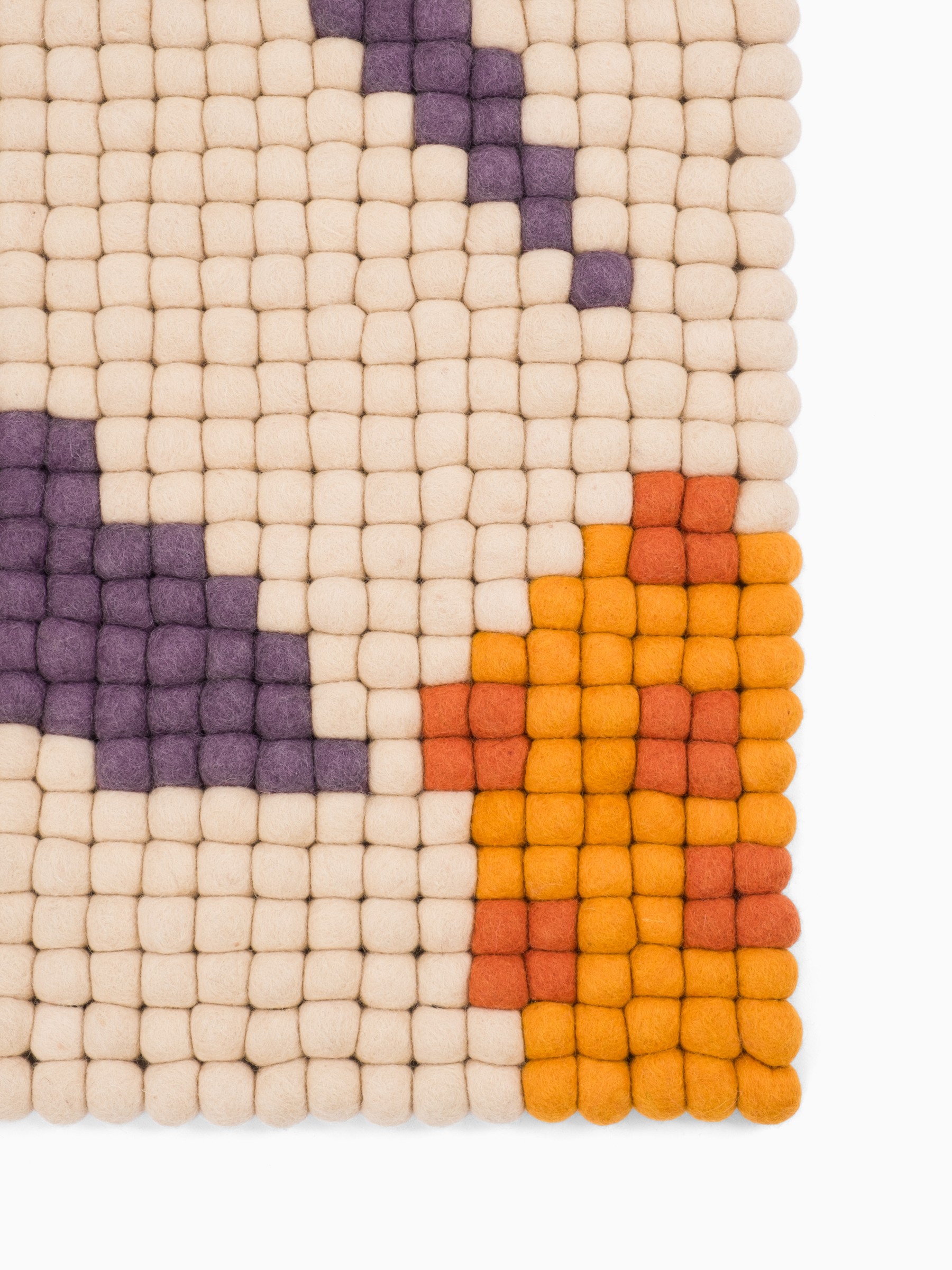 myfelt Daisy Filzkugelteppich Violett