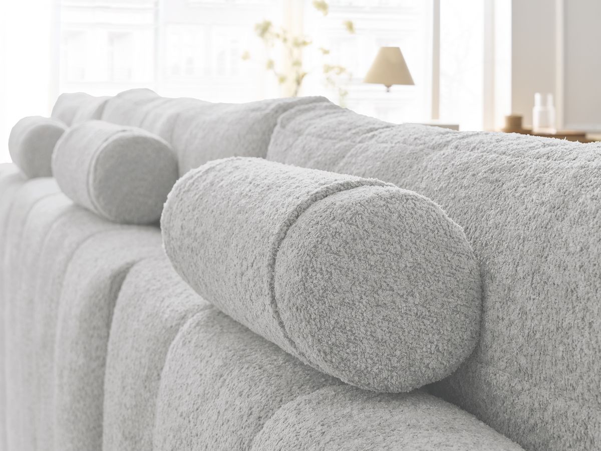 Bobochic Anakin Wohnlandschaft mit Pouf, Liegefläche 137 × 382 cm, 3 Kissen Bouclé-Stoff Hellgrau