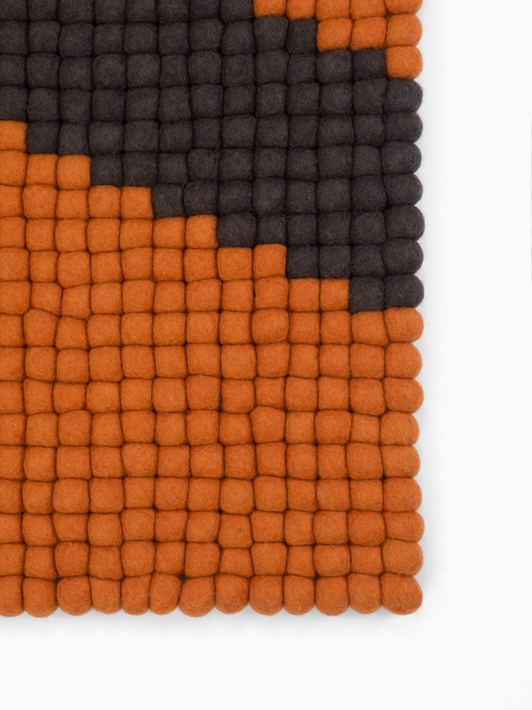 myfelt Shira Filzkugelteppich Orange