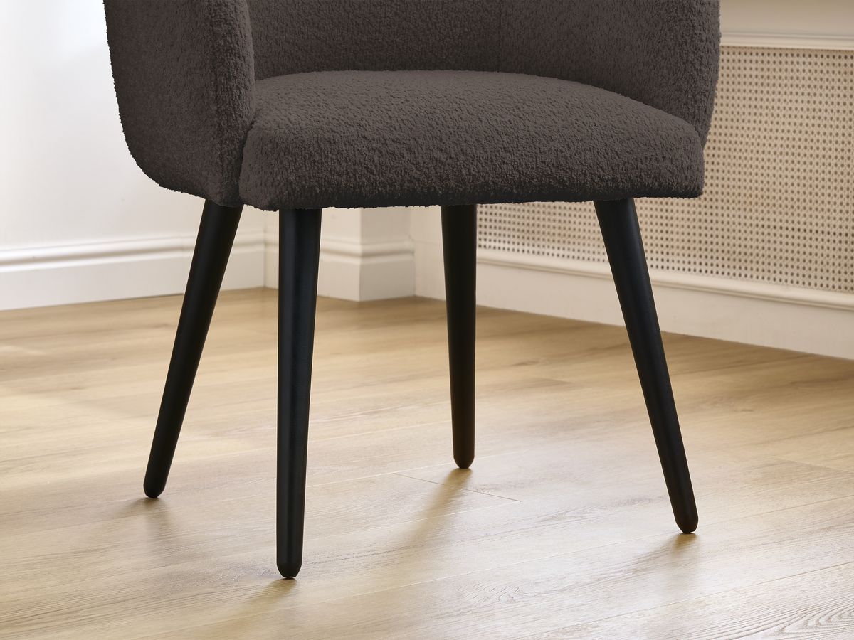 Bobochic Sophie Esszimmerstuhl mit skandinavischen Beinen, schwarz Bouclé-Stoff Braun