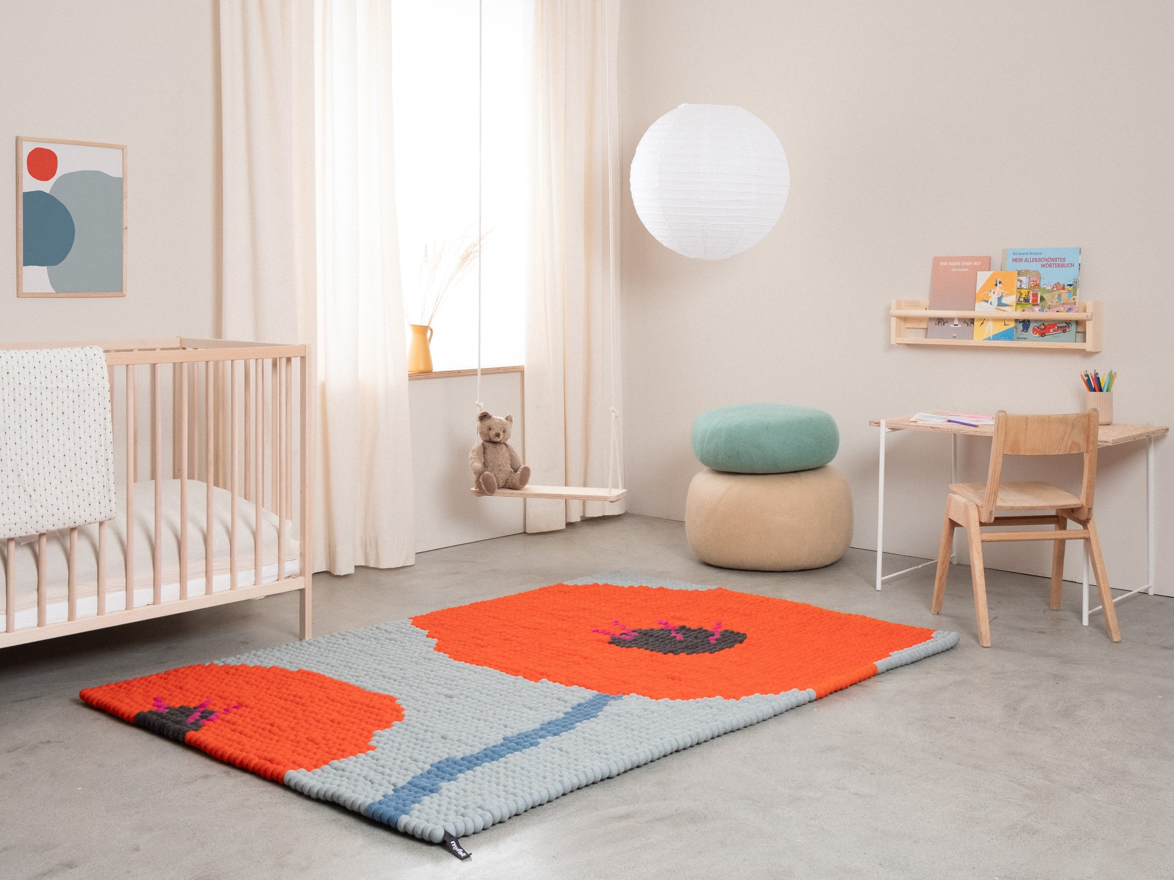 myfelt Poppy Filzkugelteppich Mohnrot