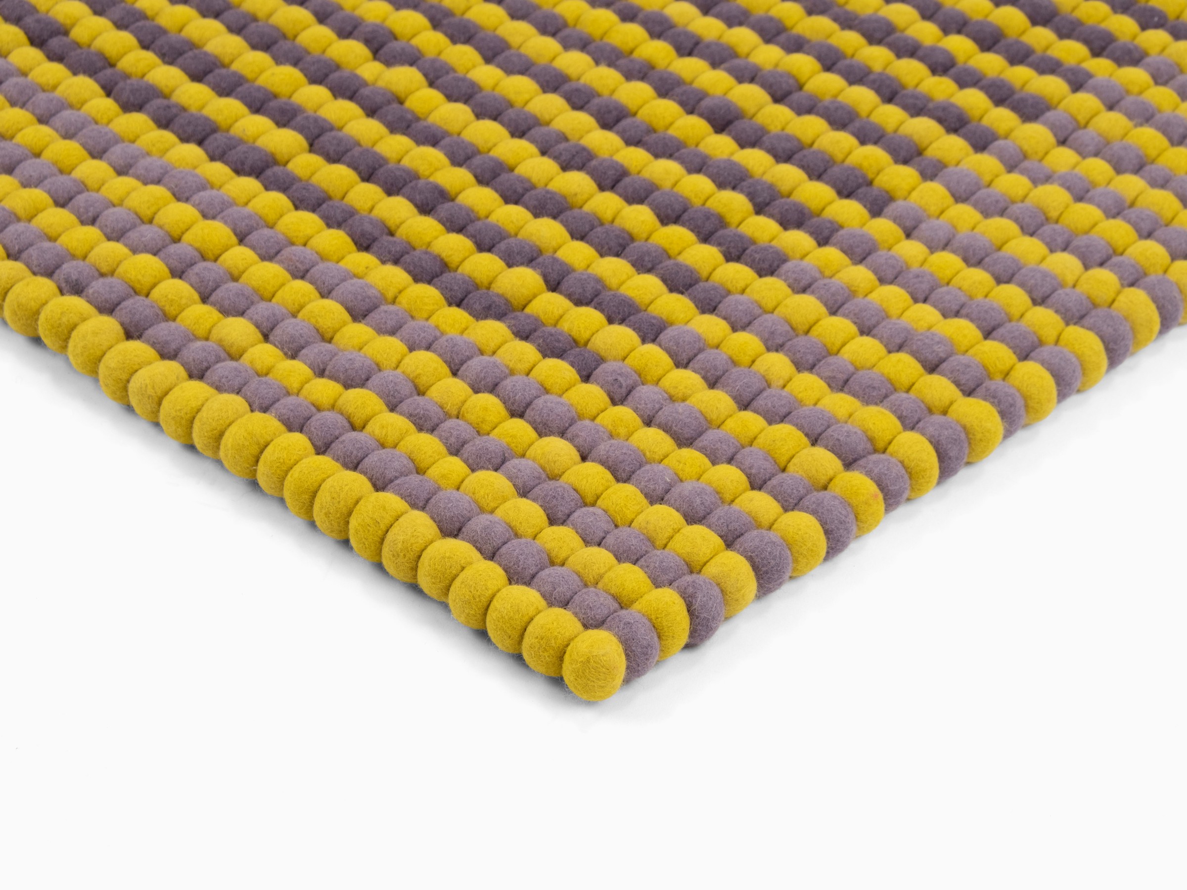 myfelt Provence Filzkugelteppich Flieder rechteckig 70 x 100 cm