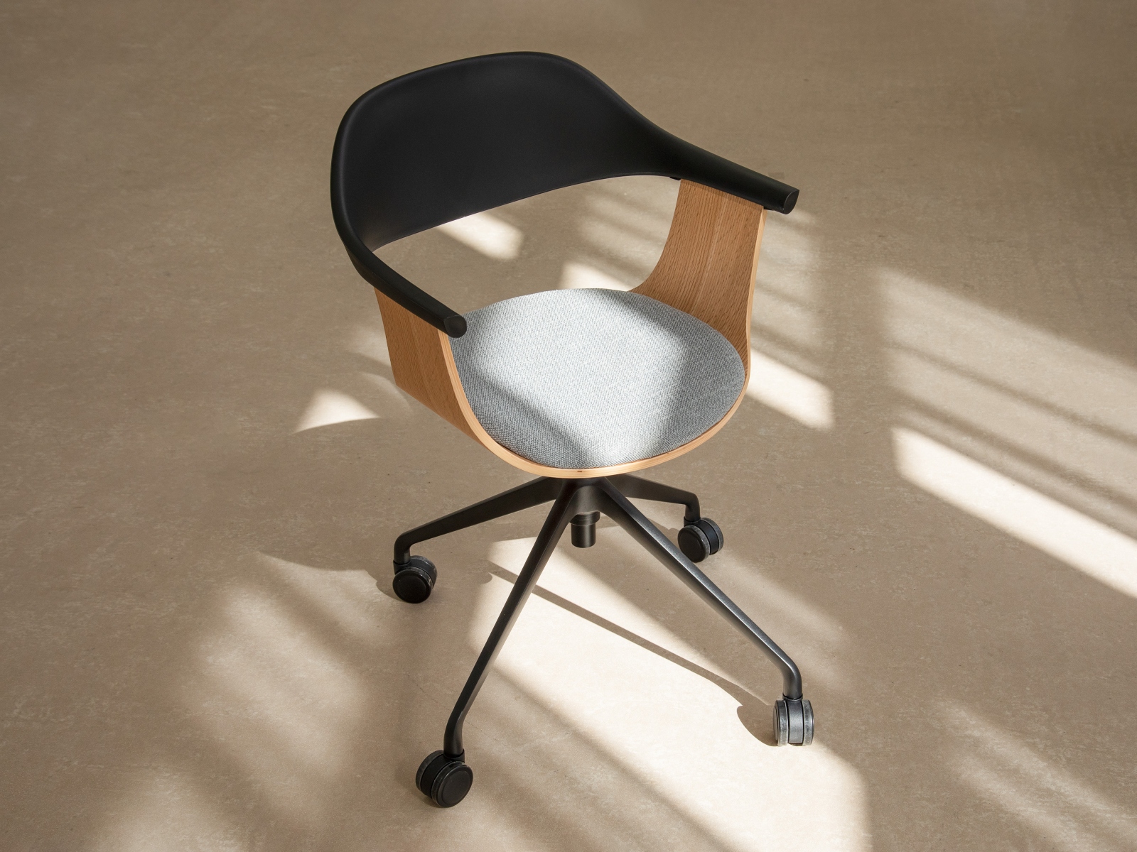 Micadoni Stuhl Nomade