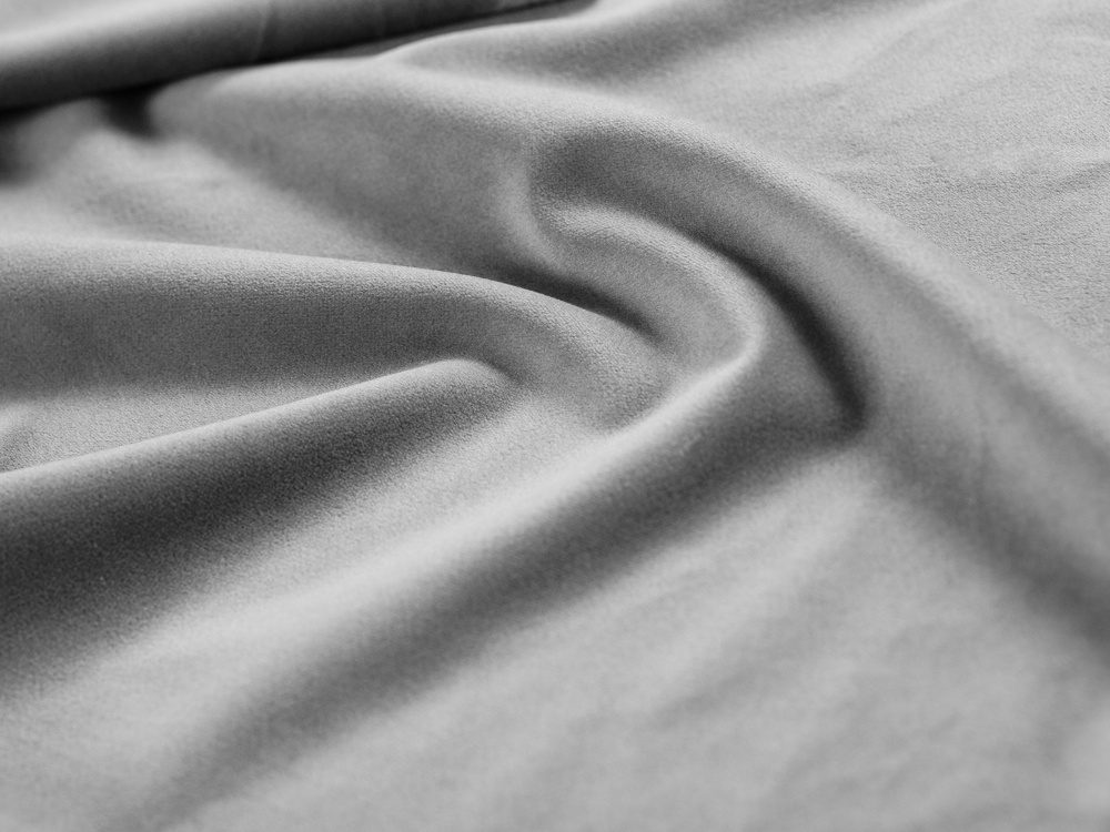 Cosmopolitan Design Stauraumbett mit Kopfteil Asti Samt Magic Velvet Hellgrau
