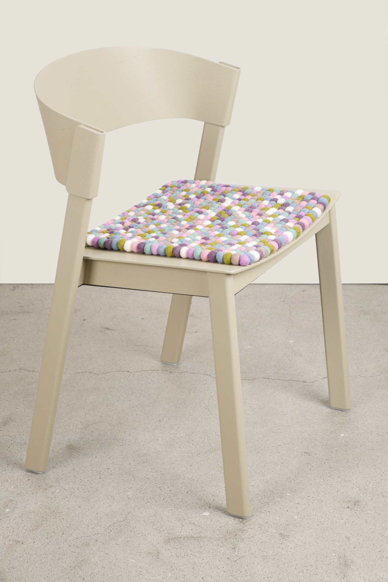 myfelt Greta - Filzkugel Sitzauflage quadratisch