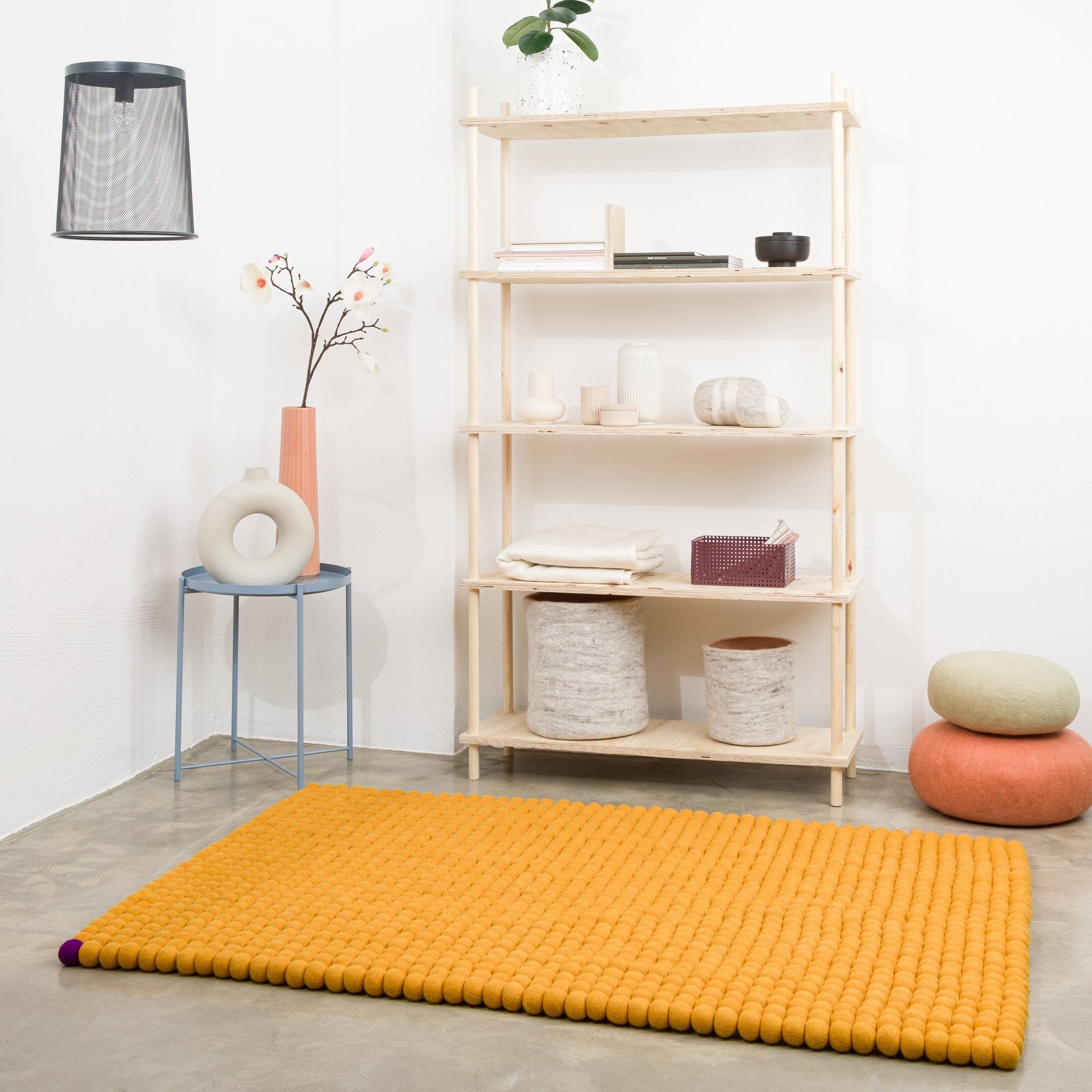 myfelt Big One Filzkugelteppich Ockergelb rechteckig 120 x 170 cm