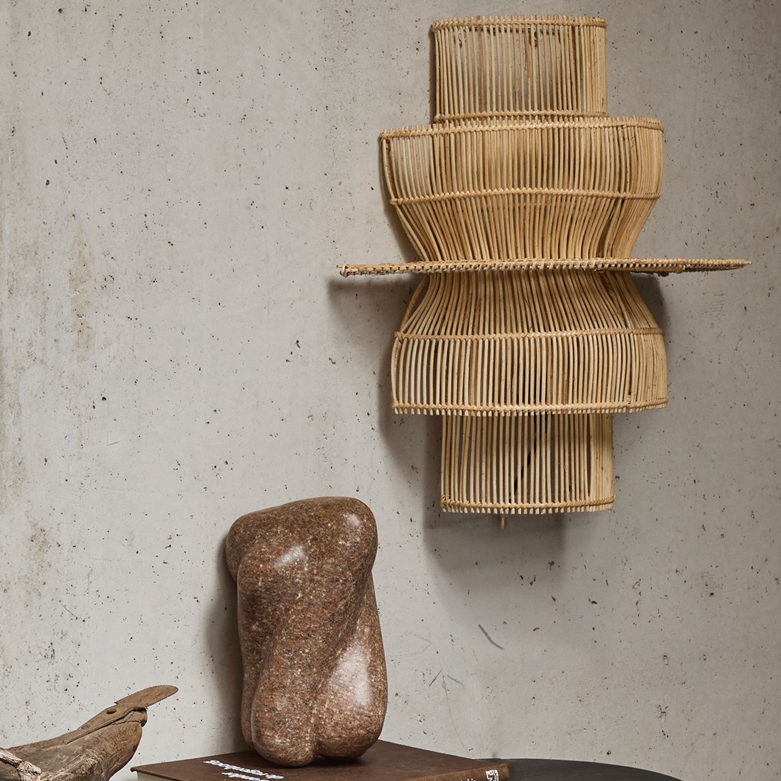 Raw Materials Wandleuchte Rattan asymmetrisch