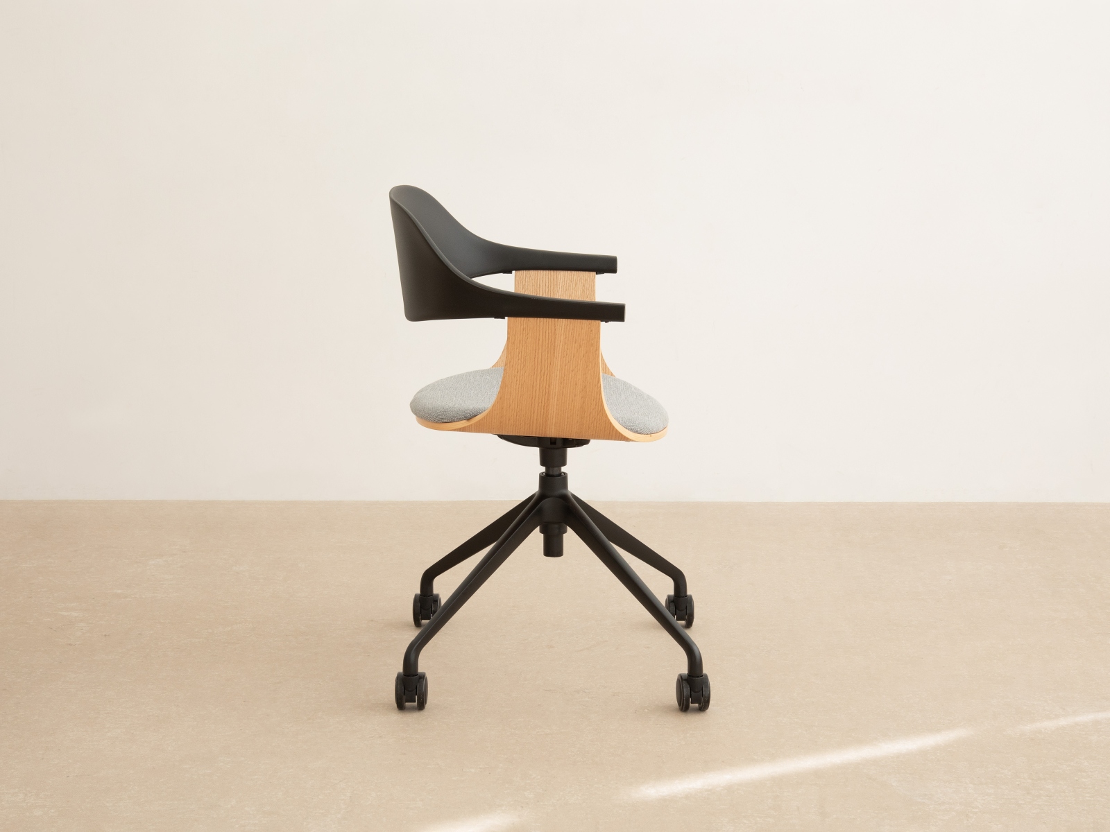 Micadoni Stuhl Nomade