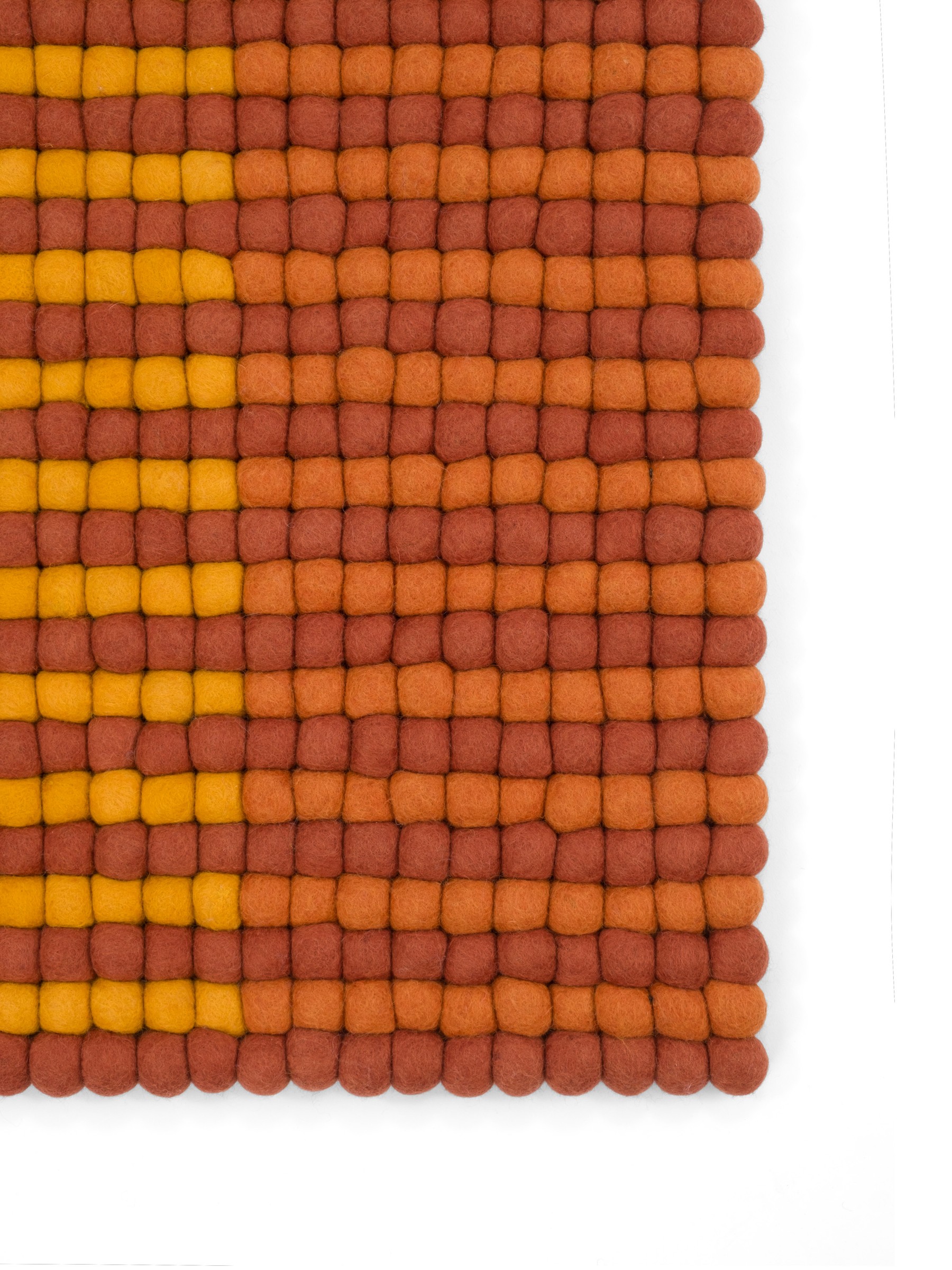 myfelt Dawn Filzkugelteppich Goldorange rechteckig 90 x 130 cm