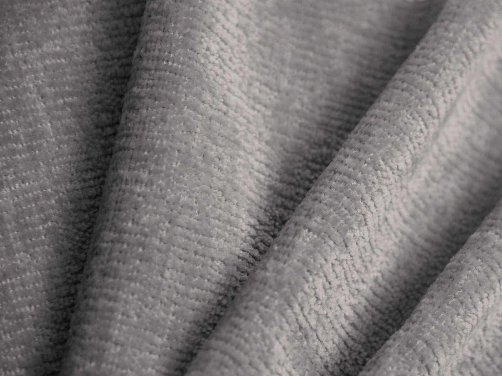 Micadoni Stauraumbett mit Kopfteil Lupine Chenille Perfect Harmony Hellgrau 90x200