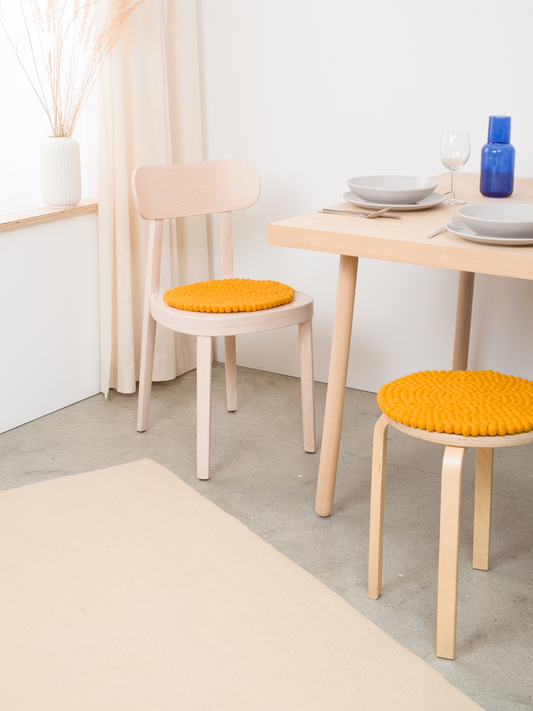 myfelt Risa Filzkugel-Sitzauflage Ockergelb Ø 36 cm
