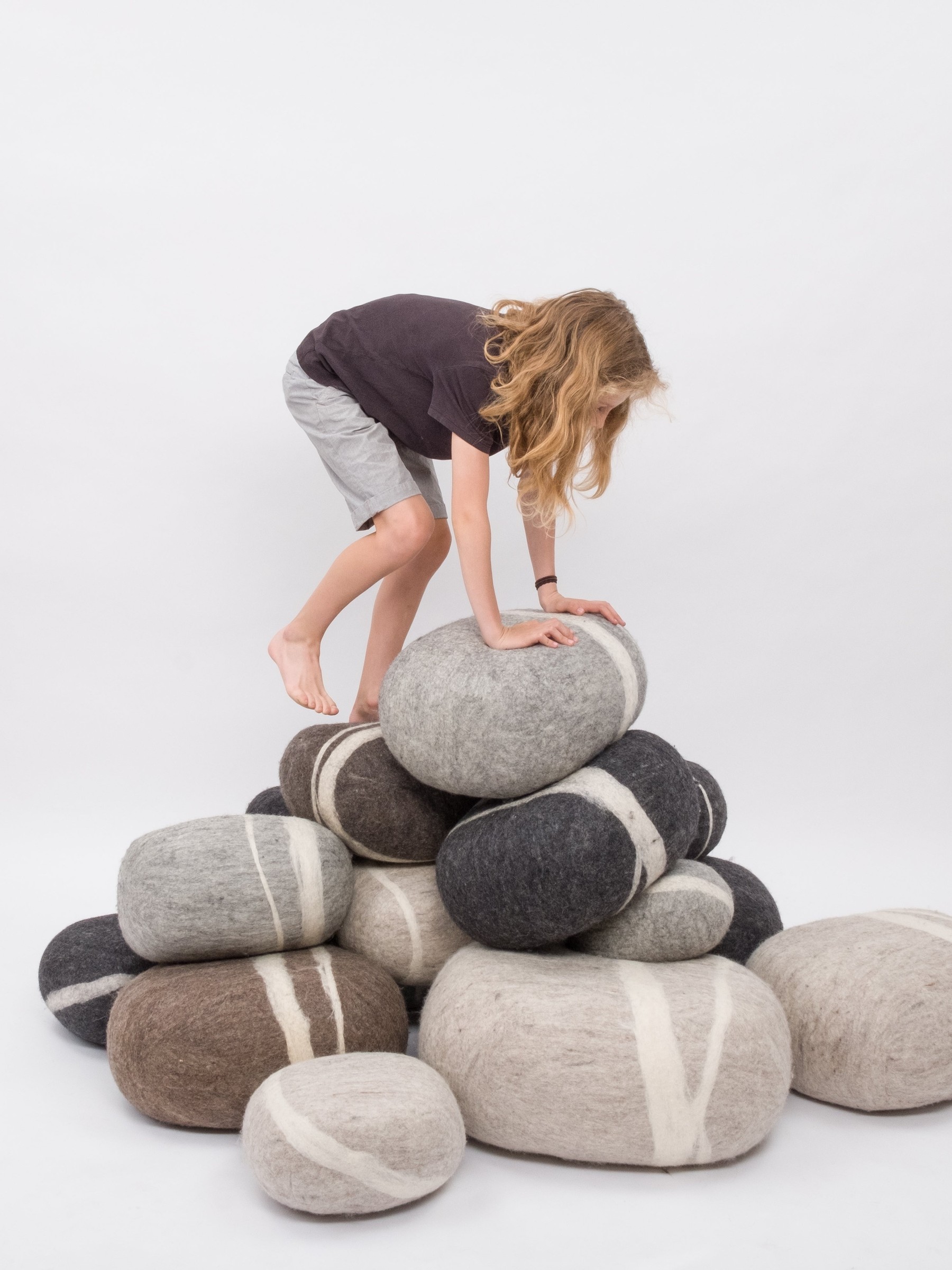 myfelt Alwin Filz-Kieselstein Braun meliert 30 x 24 x 16 cm
