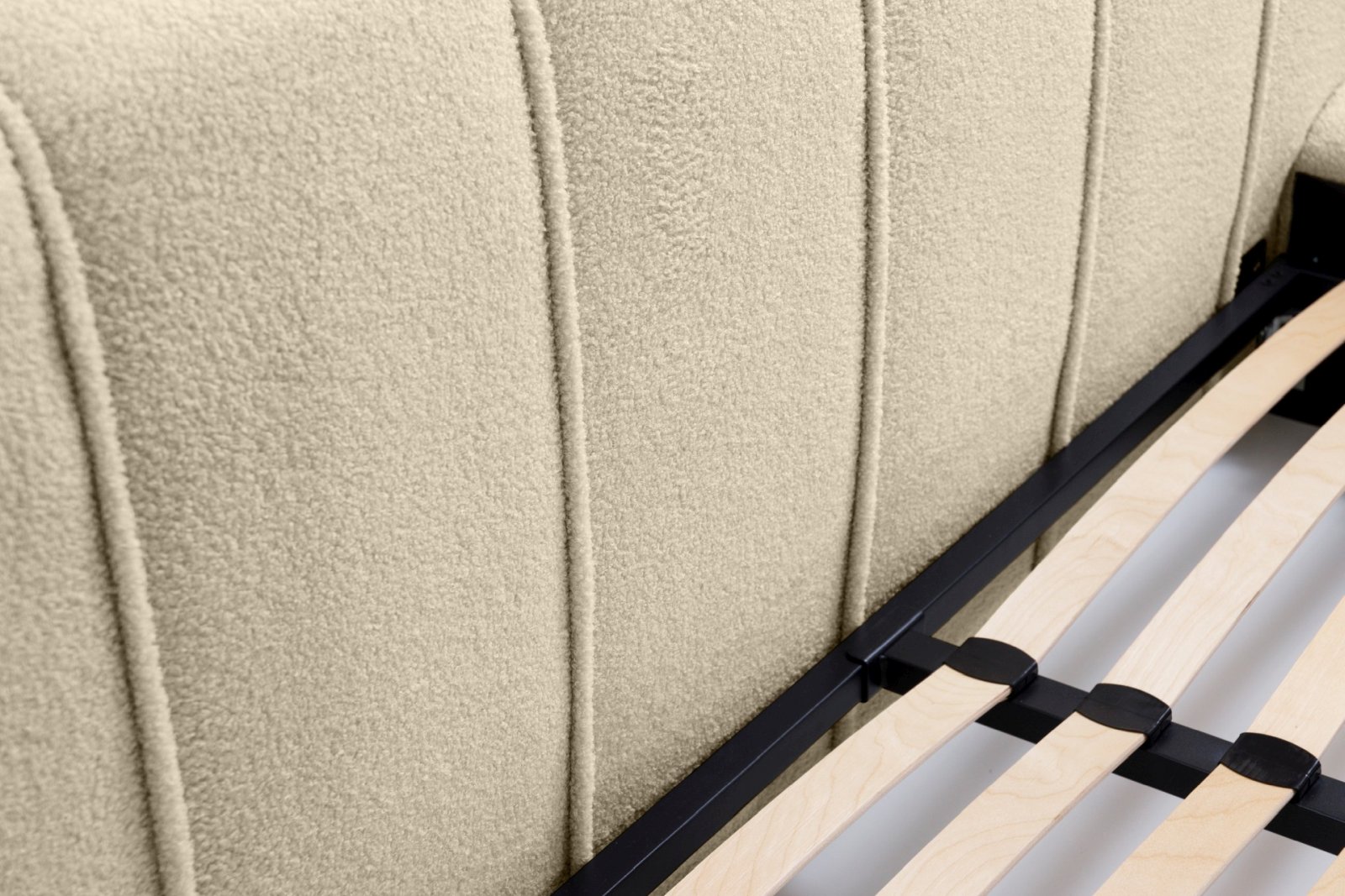Polsterbett Belio Boucle 160x200 mit Holzrahmen Quelle 06