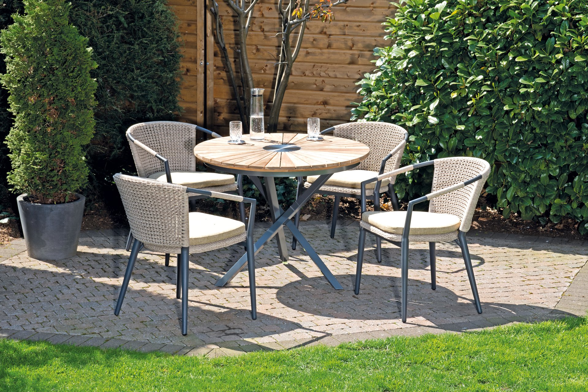 Bistro-Sessel Lexington PE-Kunststoffgeflecht White-Shell Aluminium Anthrazit 1 Sitzer moebelfaktor