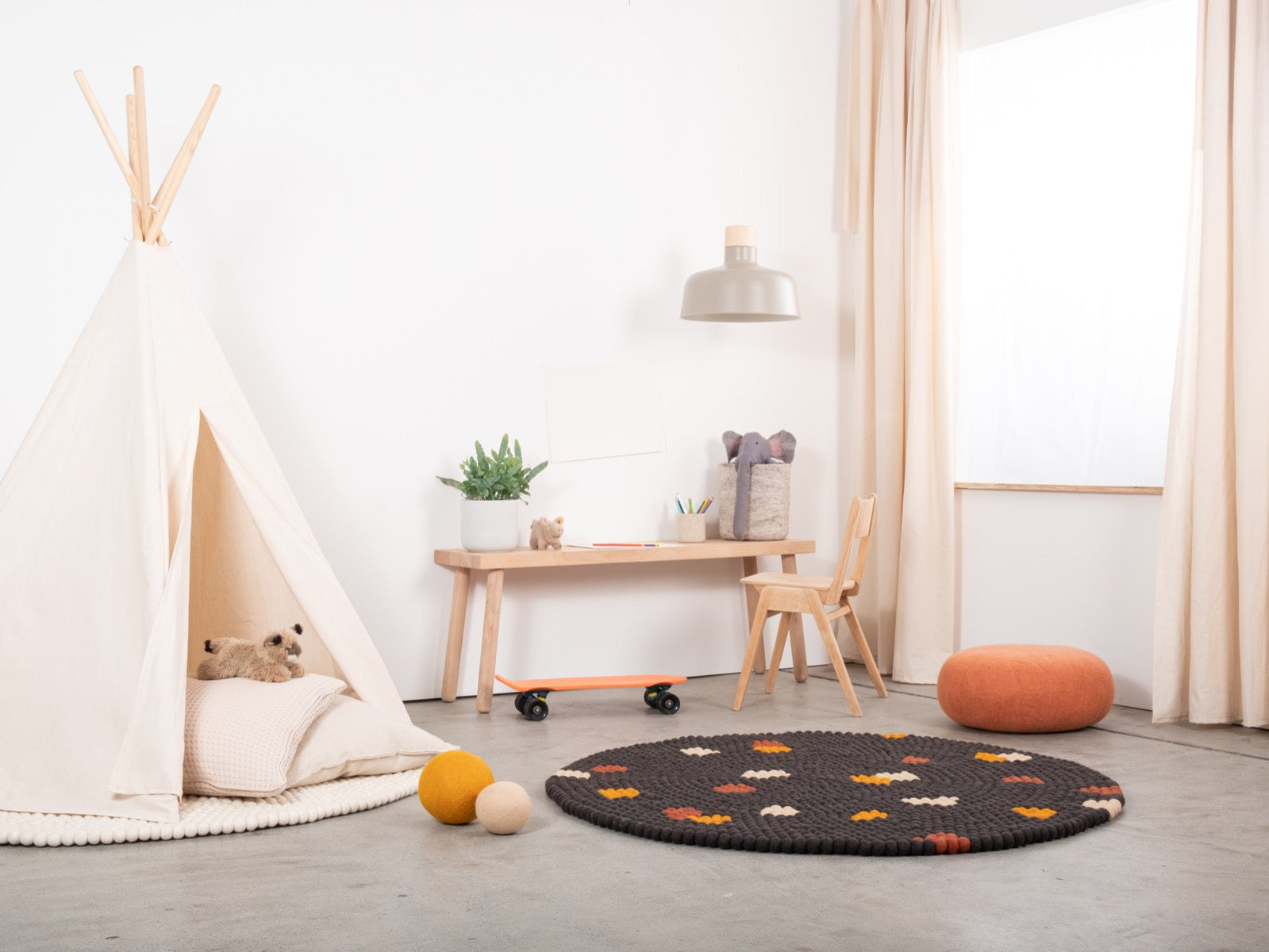 myfelt Terra Coal Filzkugelteppich Anthrazit rund Ø 50 cm