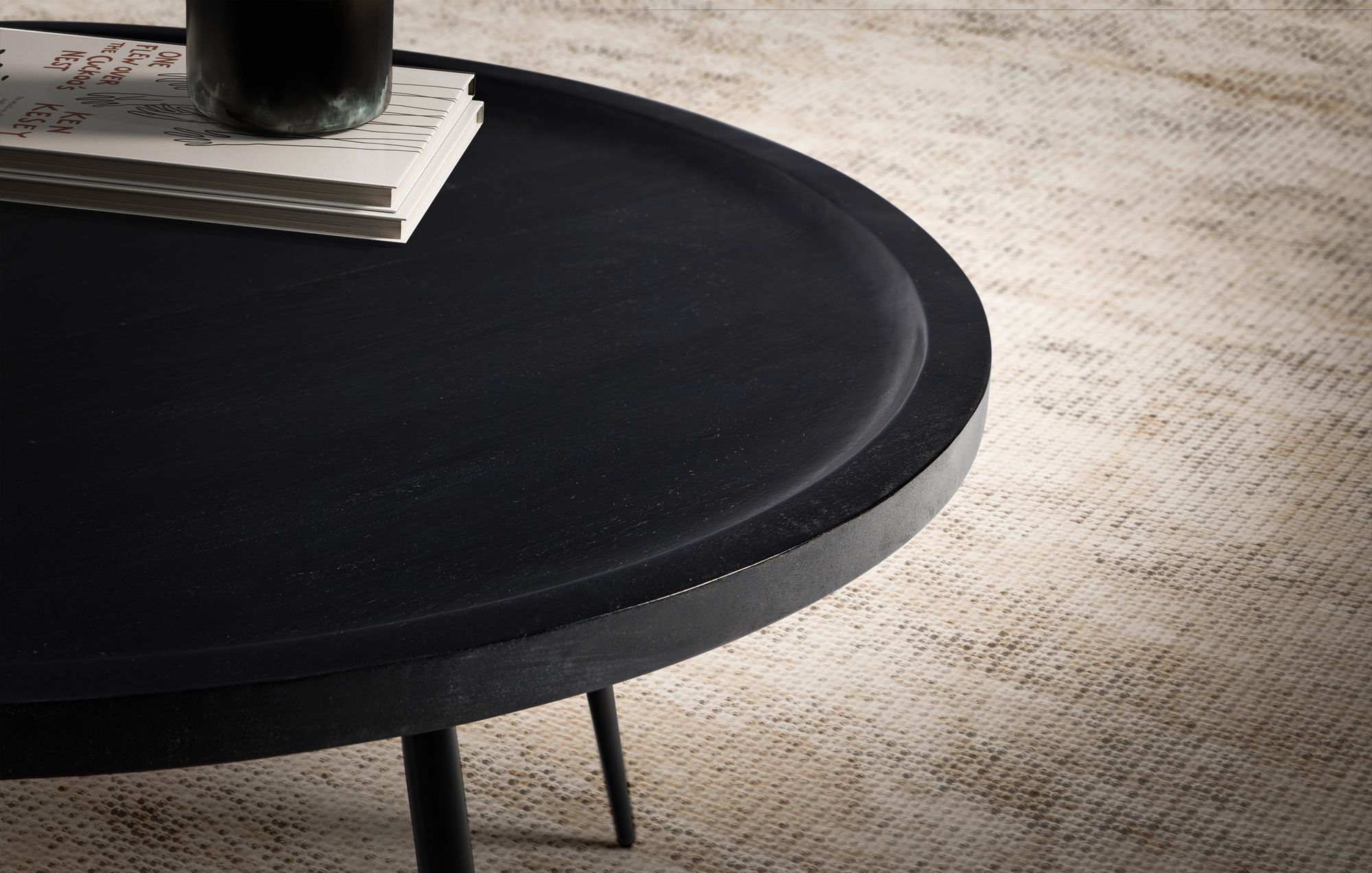 Couchtisch Eidsberg Mango Massivholz Schwarz Ø 75 cm