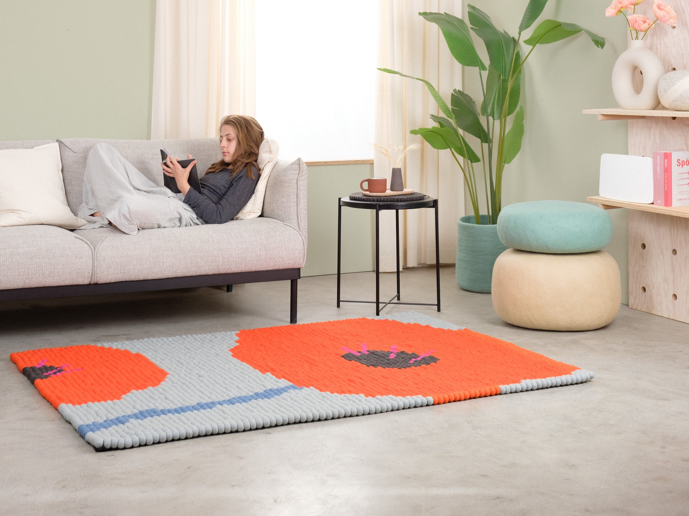 myfelt Poppy Filzkugelteppich Mohnrot