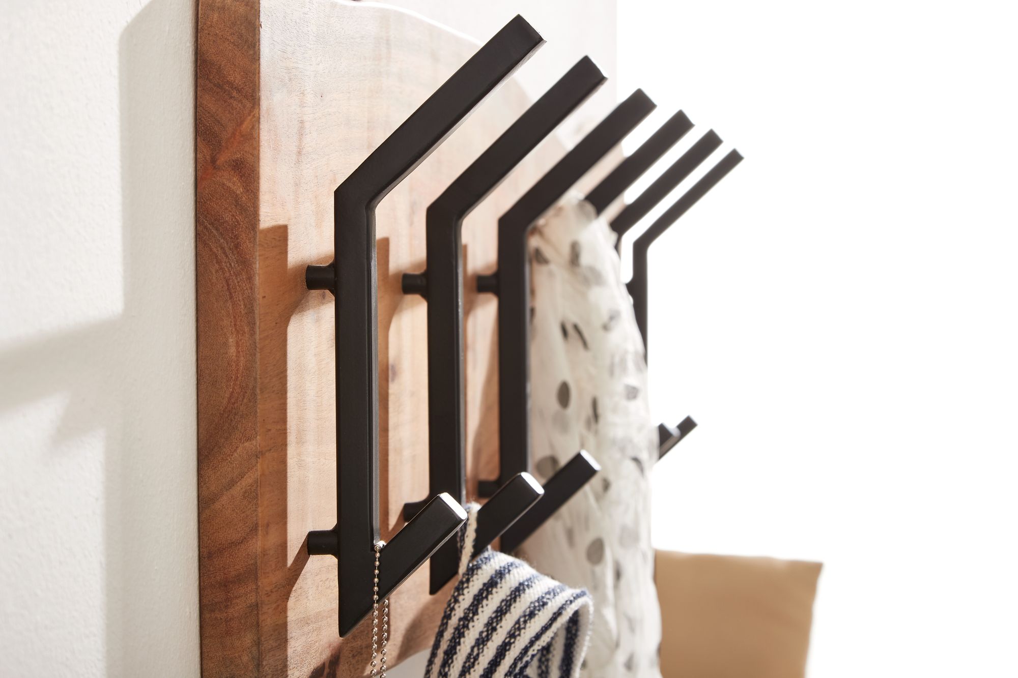 Wandgarderobe Bergvik Akazie Massivholz Braun 100 × 12,5 × 29 cm