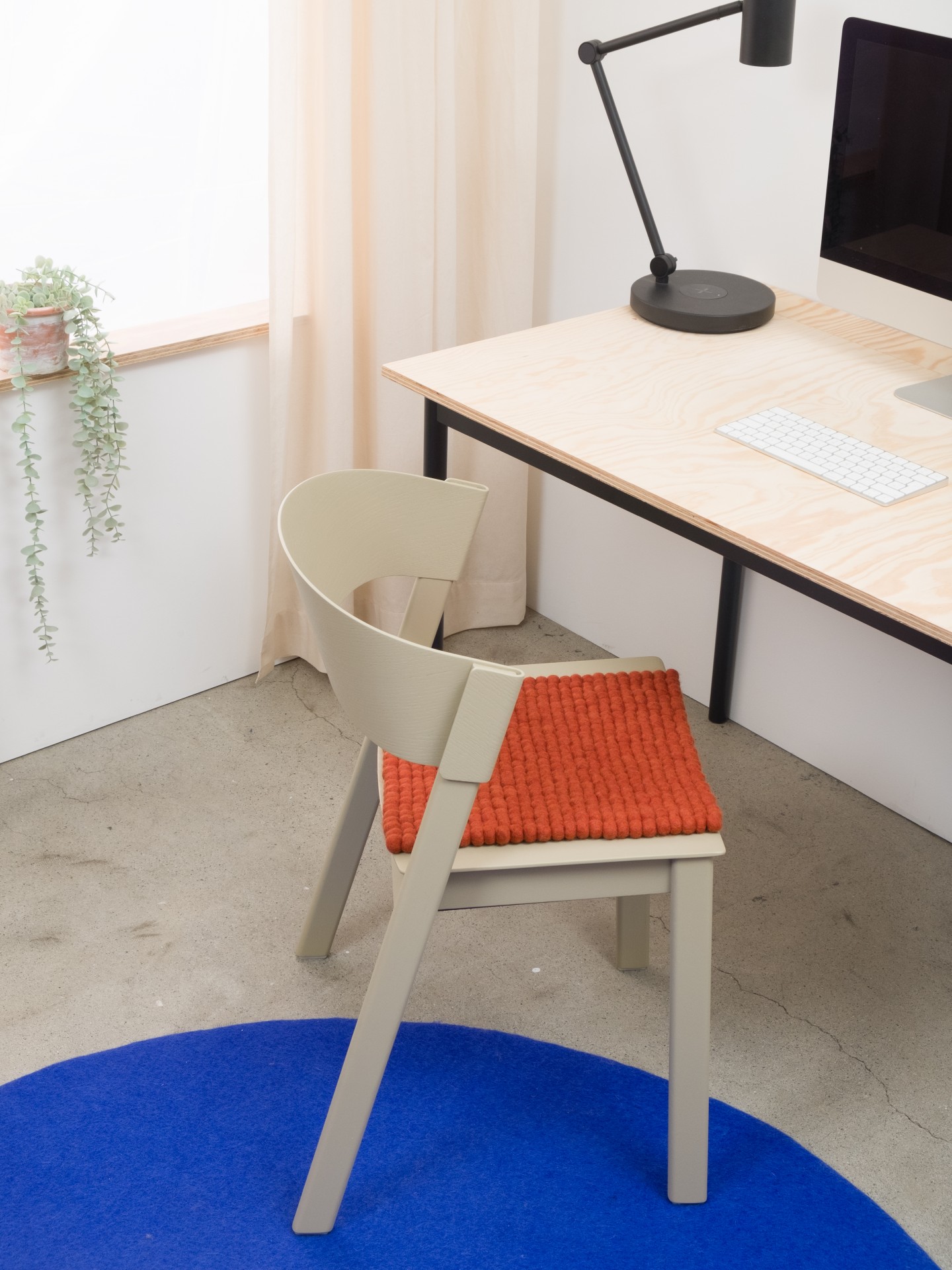 myfelt Lora - Filzkugel Sitzauflage quadratisch