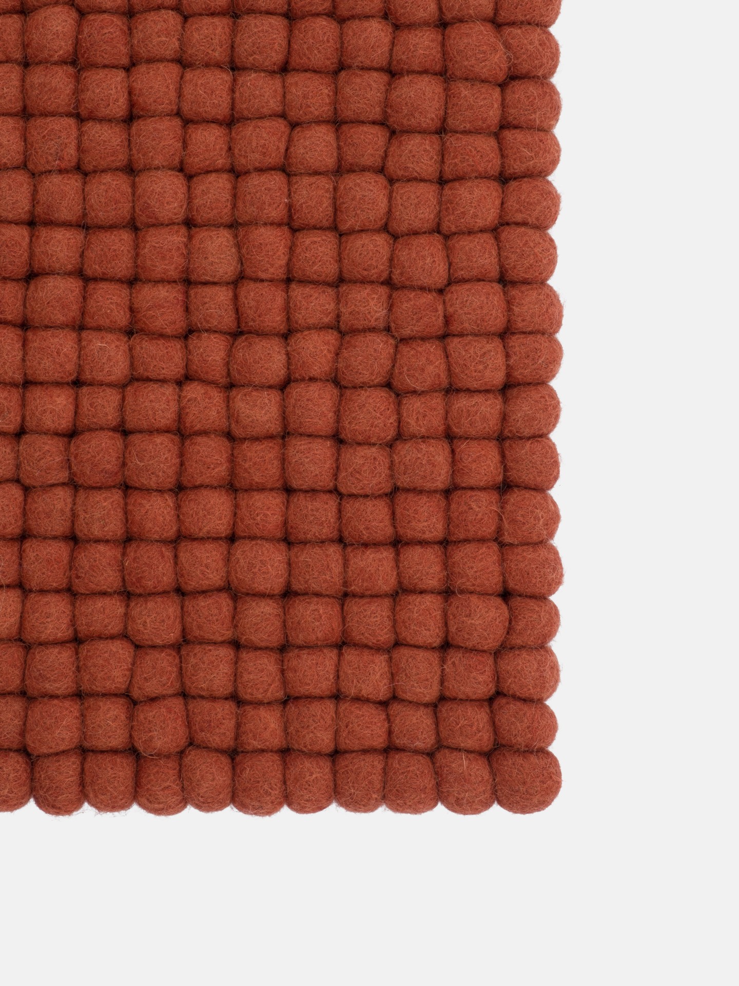 myfelt Lora - Filzkugel Sitzauflage quadratisch