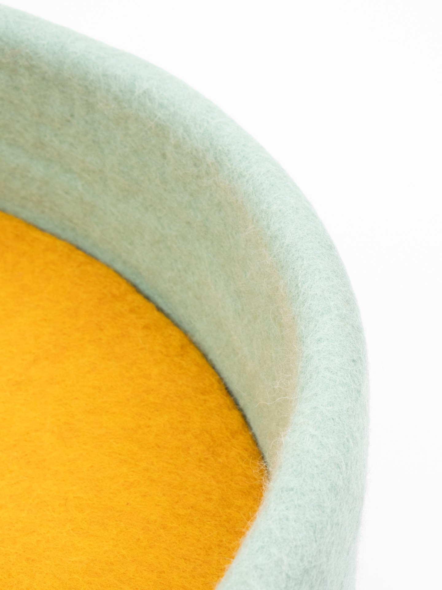 myfelt Fine Katzenkorb - Inlay Ockergelb