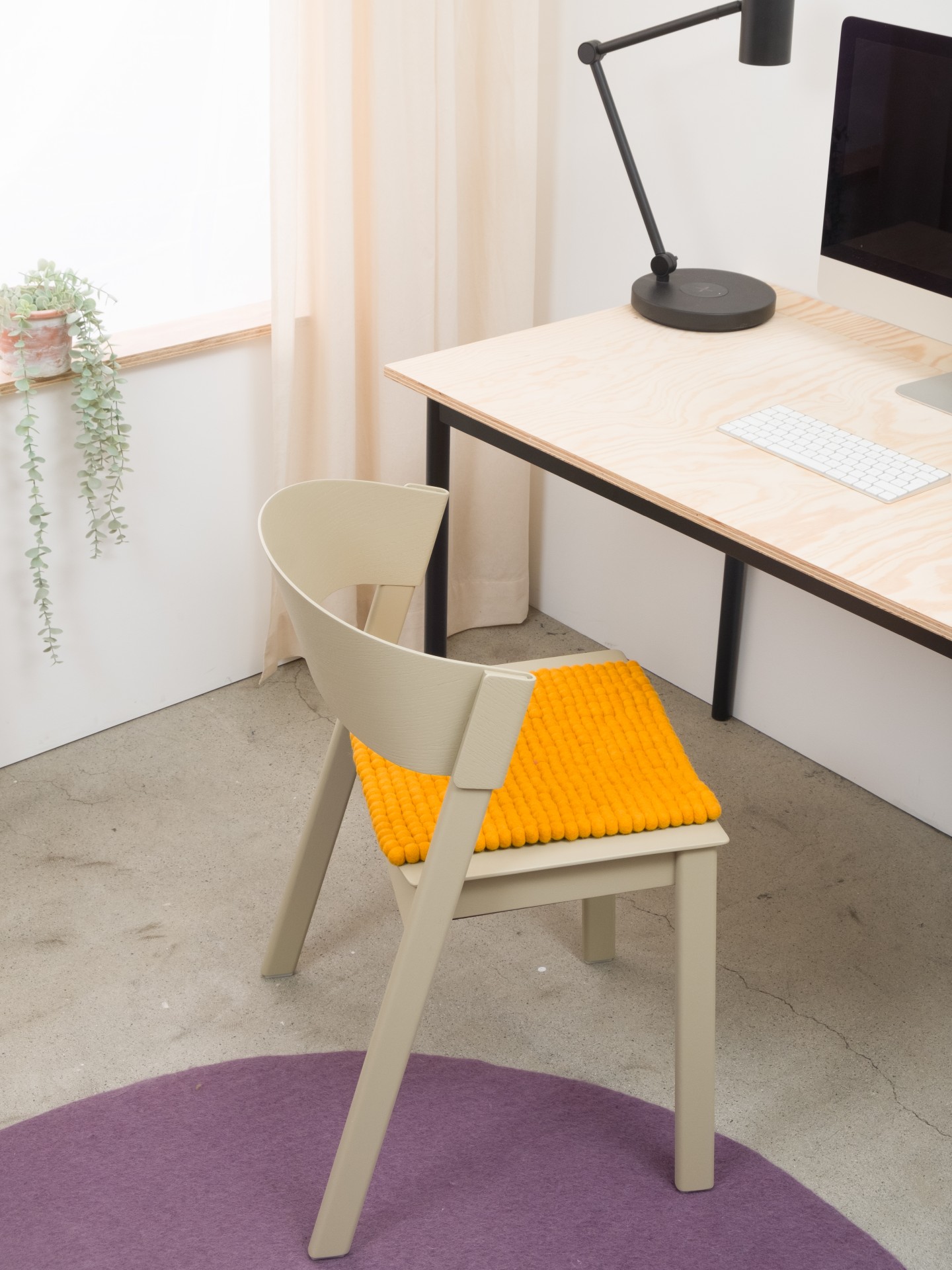 myfelt Risa - Filzkugel Sitzauflage quadratisch