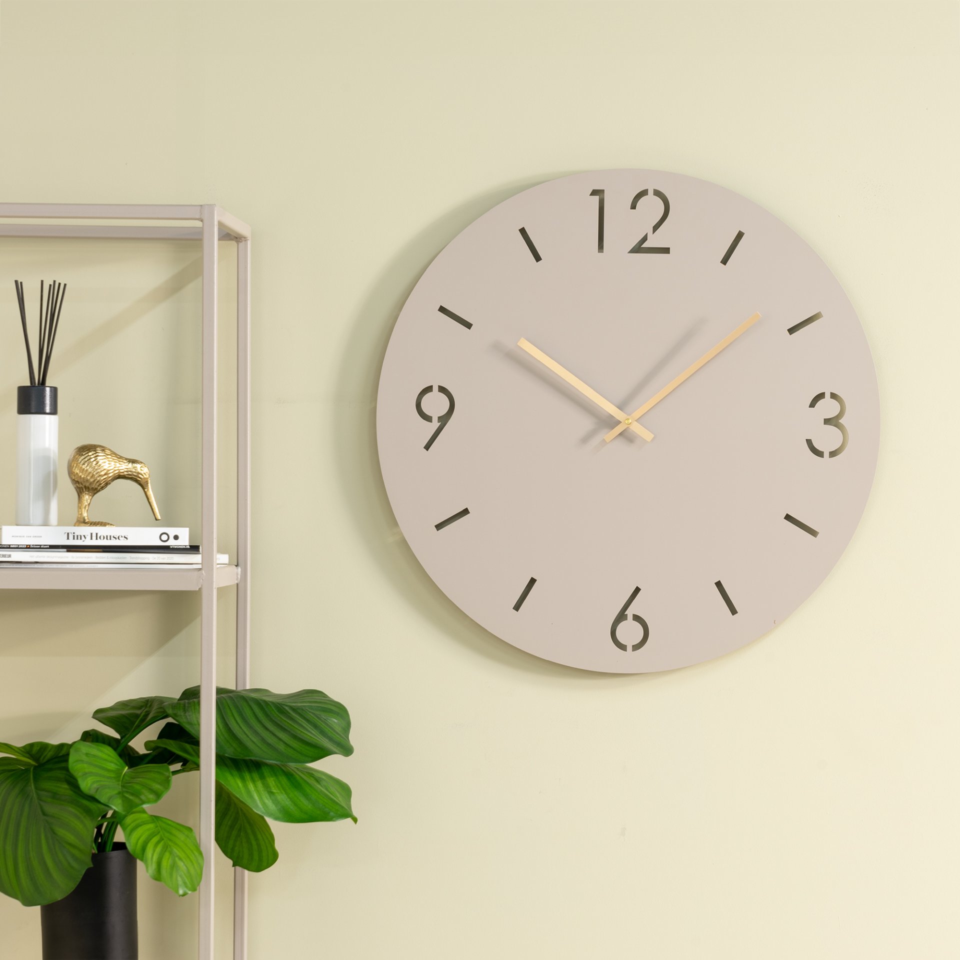 Spinder Design Wanduhr Time Ø 60 Silky Taupe 60
