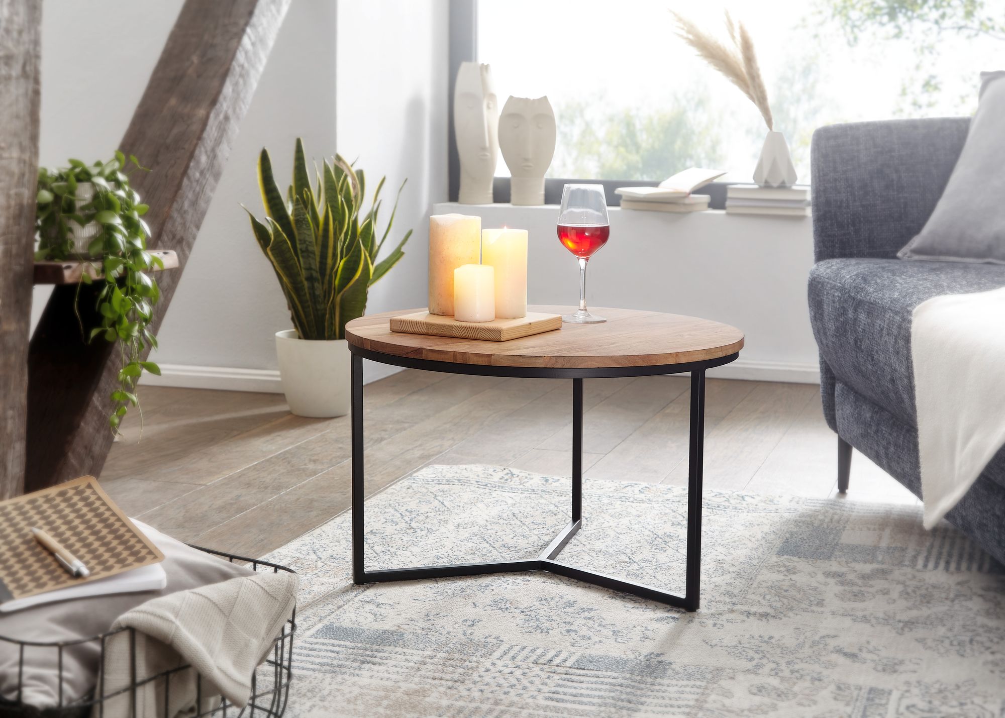 Couchtisch Bordeyri Akazie Massivholz Ø 60 cm