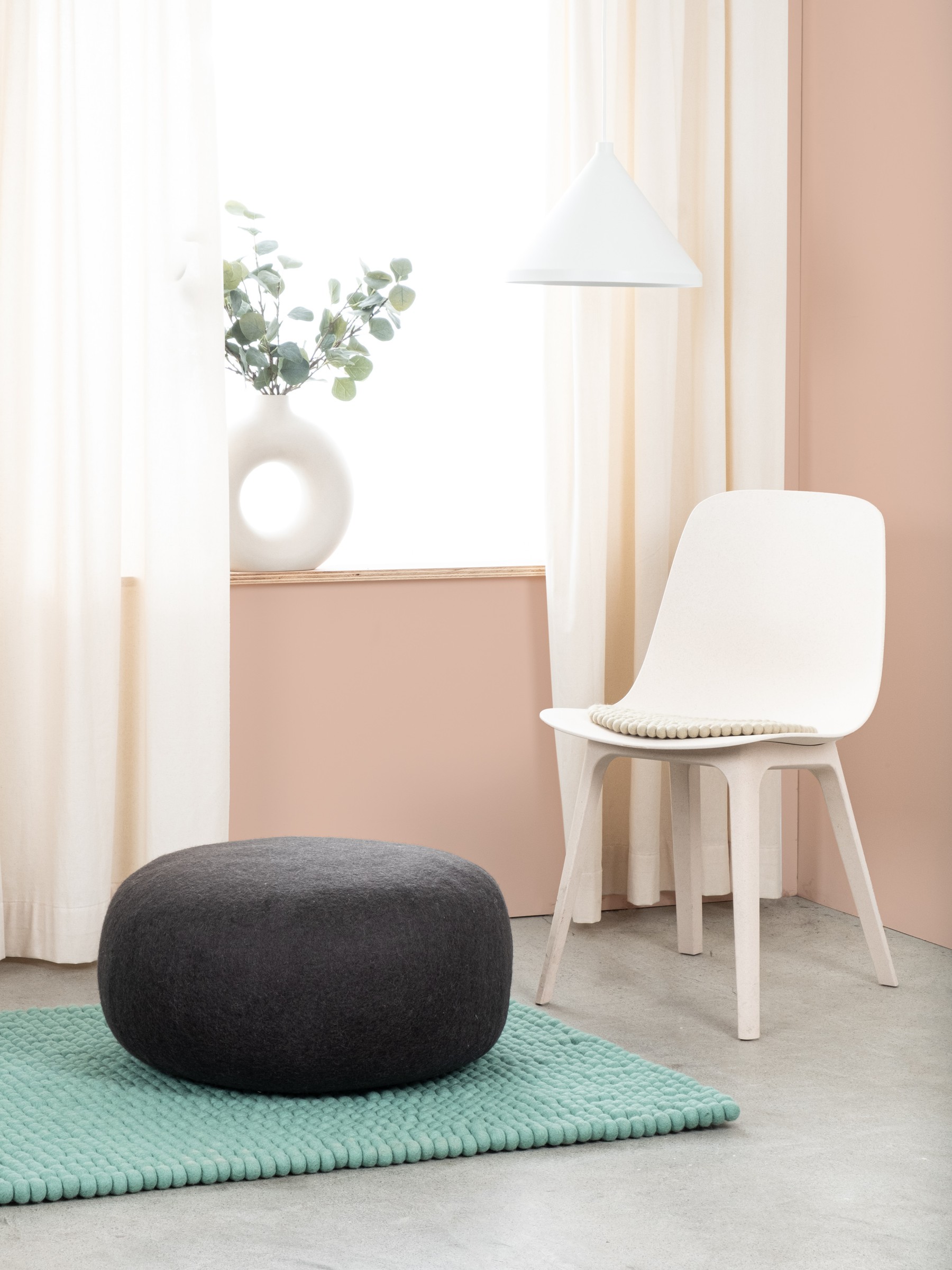 myfelt Kuno Colour Pouf Anthrazit Ø 48 x 18 cm