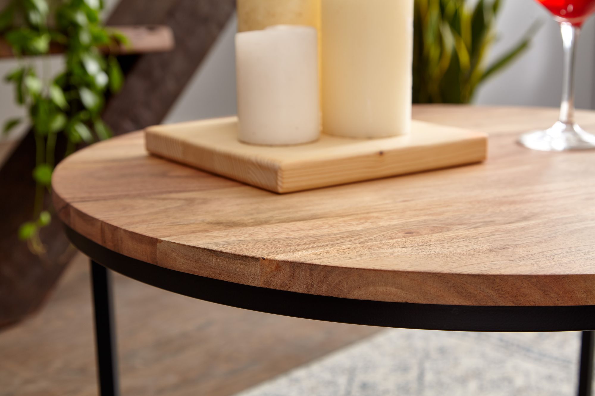 Couchtisch Bordeyri Akazie Massivholz Ø 60 cm