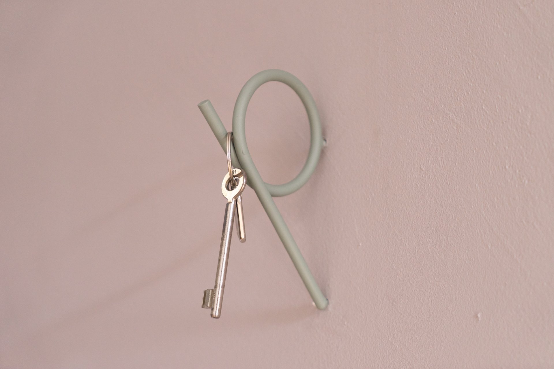 Spinder Design Wandhaken Tuba Medium Dusty Green